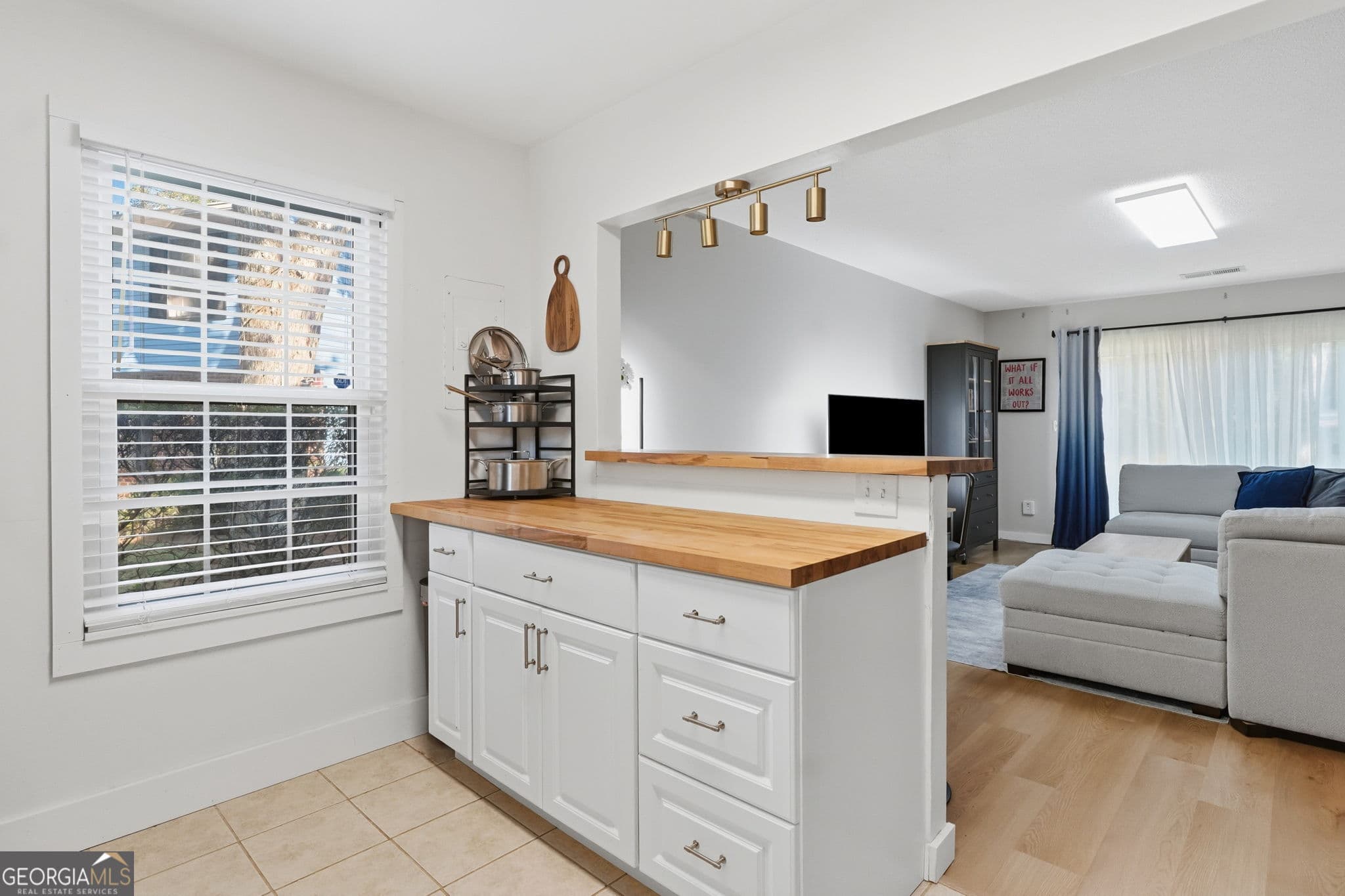2 bedroom, 1 bathroom, 921 sq ft condominium for sale at 328 Cabaret Court 5, Marietta, GA 30064 — photo 6