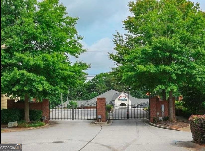3 bedroom, 3.5 bathroom, 2,400 sq ft townhouse for rent at 1331 Kingston Trail, Decatur, GA 30033 for $2,499 a month — photo 3