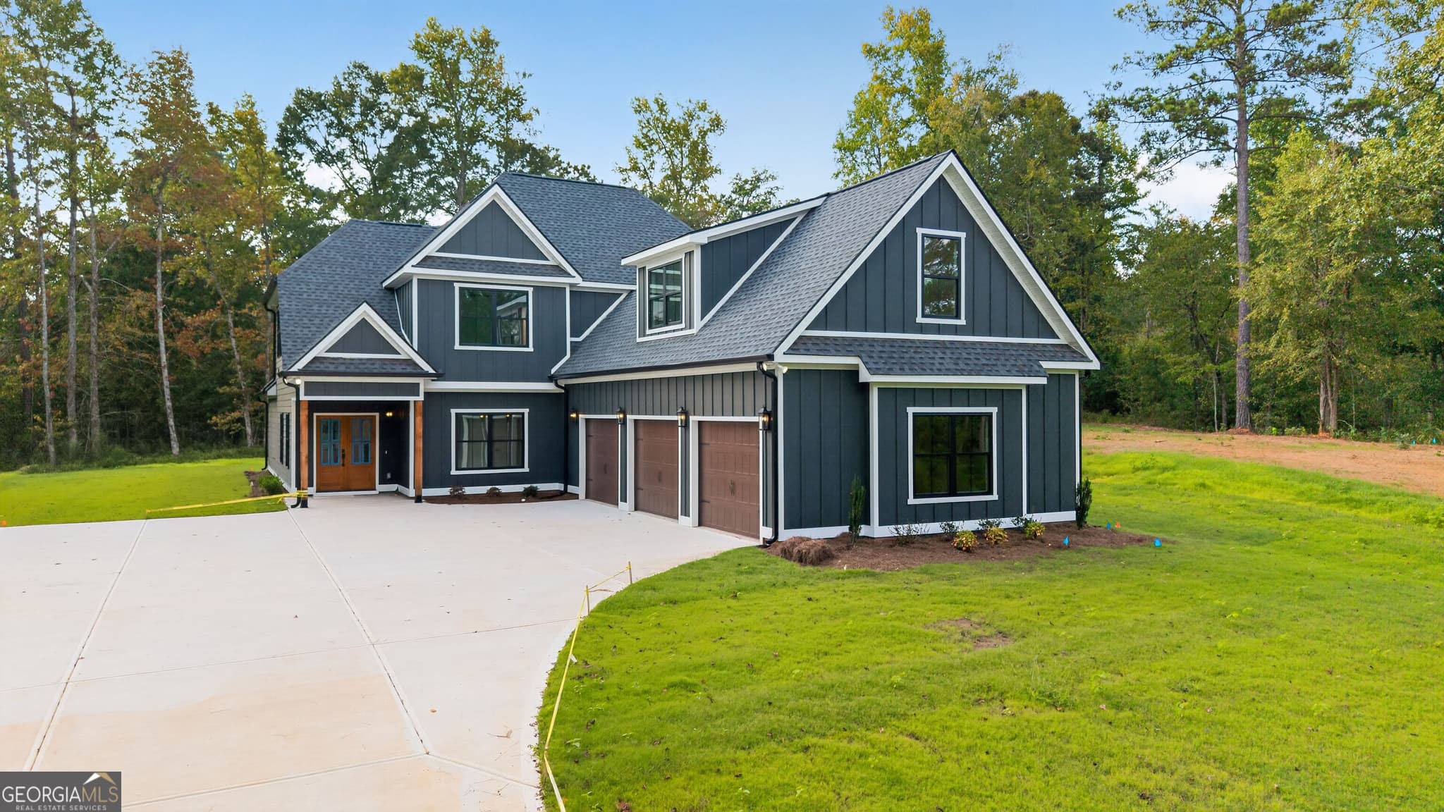 5 bedroom, 3 bathroom, 3,340 sq ft single family residence for sale at 11 Peninsula Drive, Monticello, GA 31064 — photo 2
