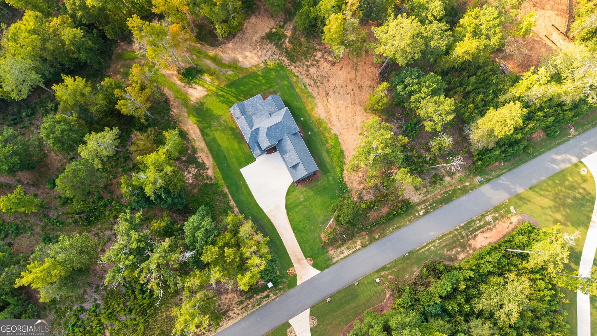 5 bedroom, 3 bathroom, 3,340 sq ft single family residence for sale at 11 Peninsula Drive, Monticello, GA 31064 — photo 7