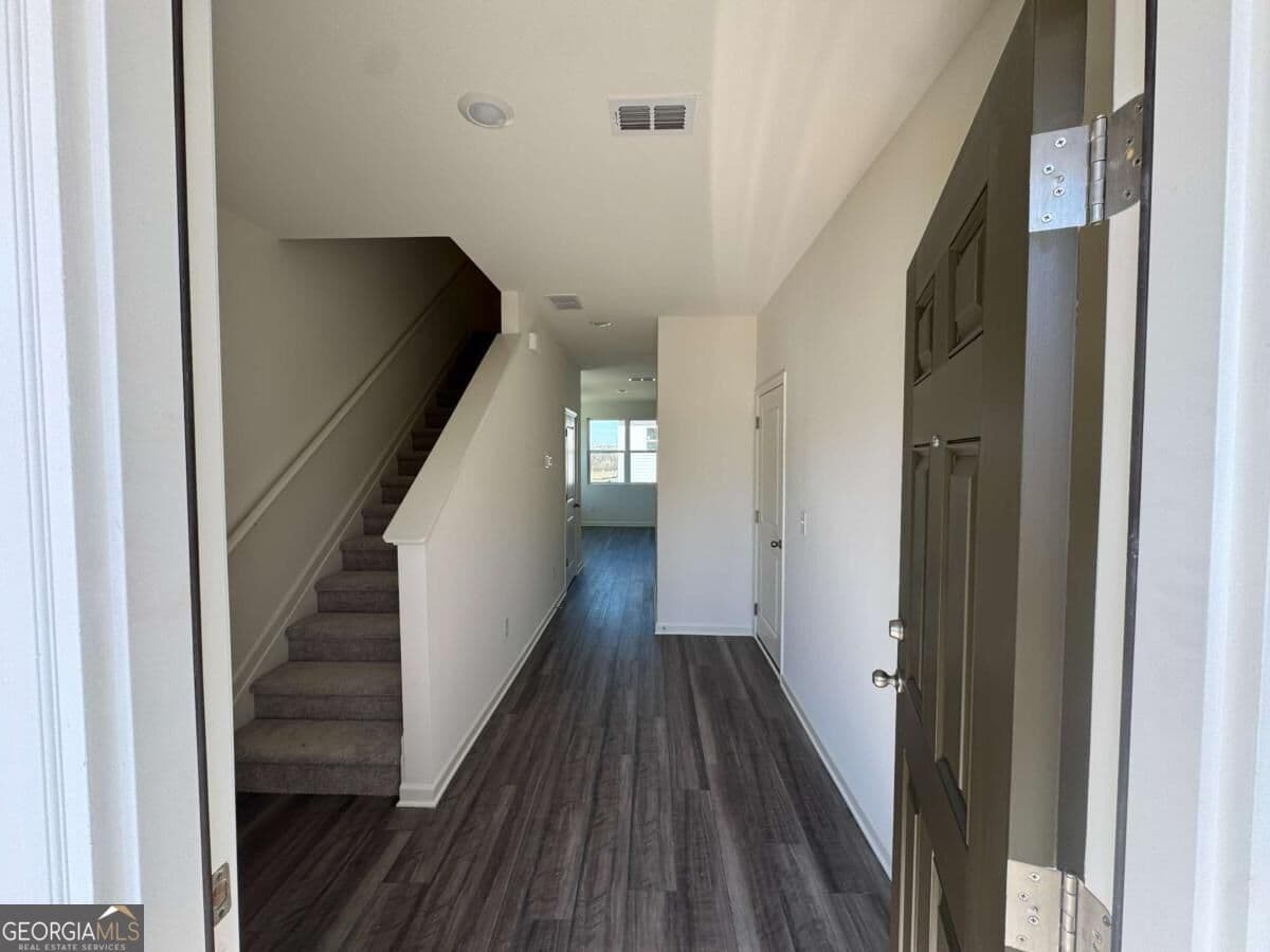 3 bedroom, 2.5 bathroom townhouse for sale at 240 Gillis Way, Villa Rica, GA 30180 — photo 2