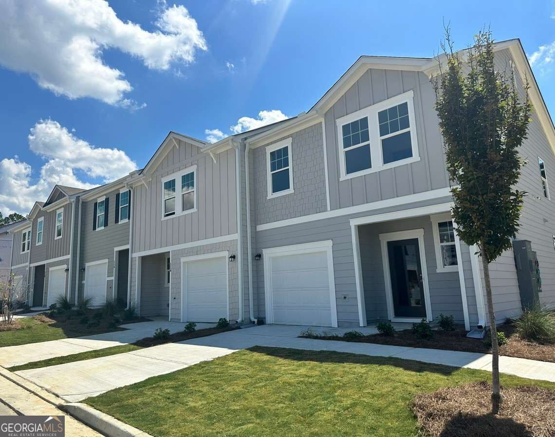 3 bedroom, 2.5 bathroom townhouse for sale at 240 Gillis Way, Villa Rica, GA 30180