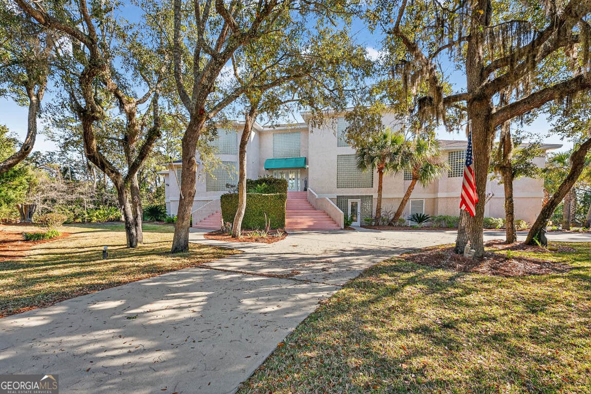 3 bedroom, 3.5 bathroom, 4,683 sq ft single family residence for sale at 466 Midway Circle, Brunswick, GA 31523 — photo 6