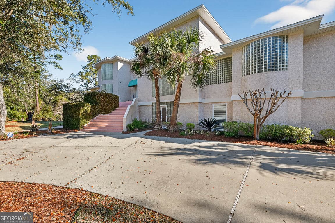3 bedroom, 3.5 bathroom, 4,683 sq ft single family residence for sale at 466 Midway Circle, Brunswick, GA 31523 — photo 9