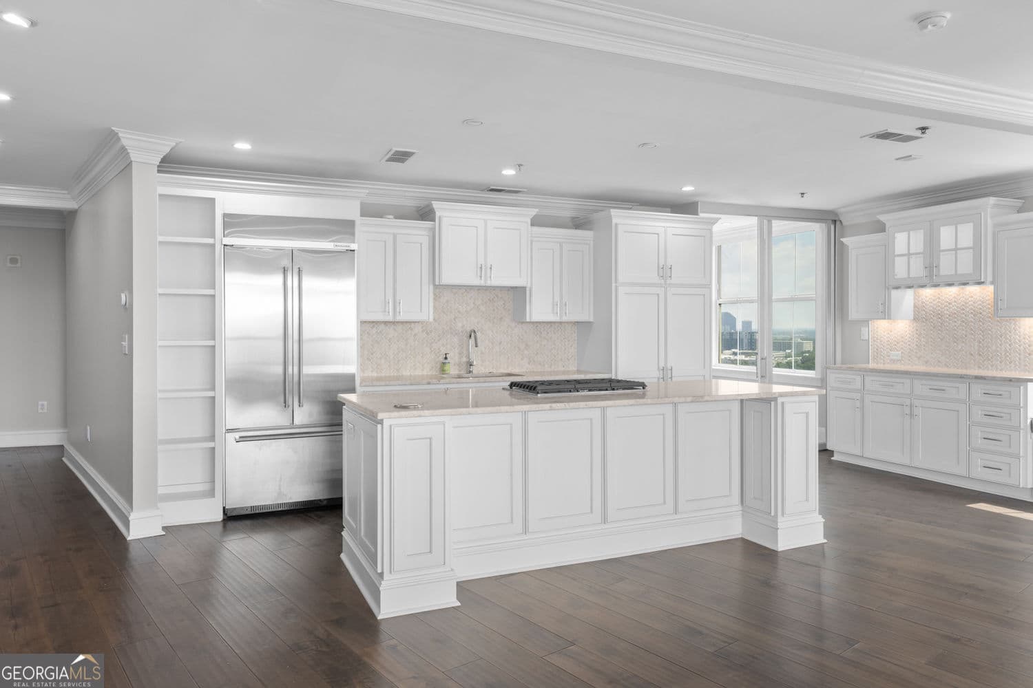 2 bedroom, 2.5 bathroom, 2,061 sq ft condominium for sale at 2881 Peachtree Road 2103, Atlanta, GA 30305 — photo 2