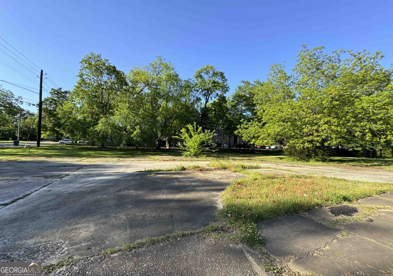 residential lot for sale at 751 W Montgomery Street, Milledgeville, GA 31061 — photo 1 of 5