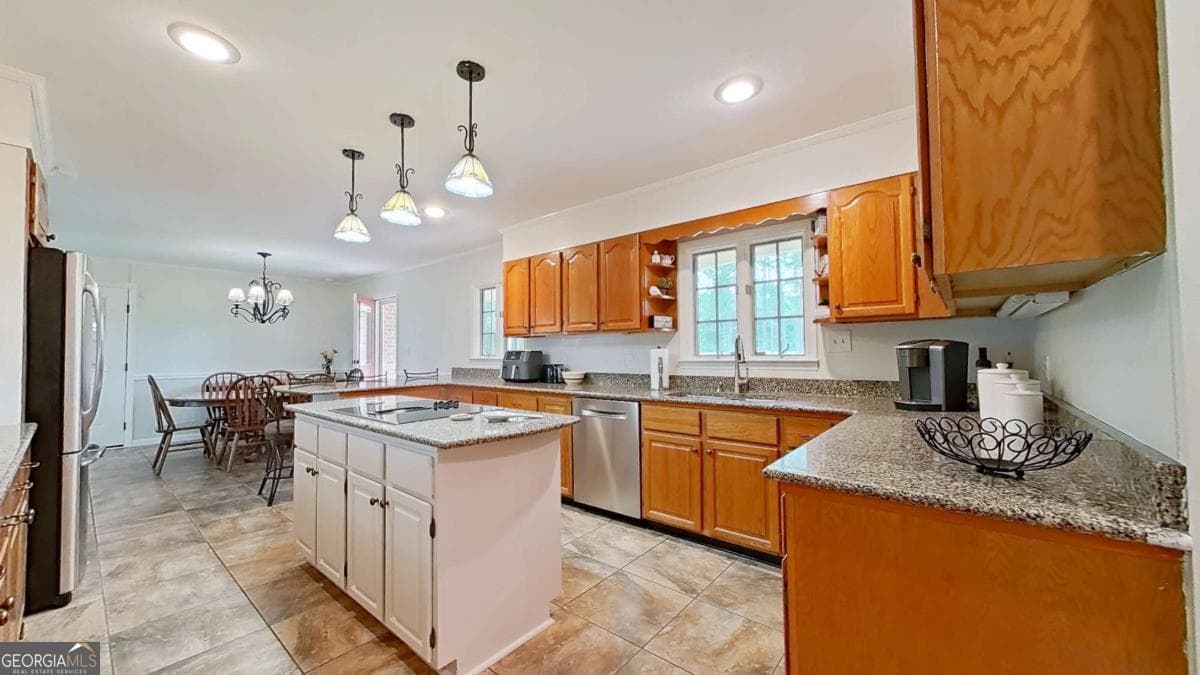 5 bedroom, 3.5 bathroom, 3,394 sq ft single family residence for sale at 12772 Hwy 122, Pavo, GA 31778 — photo 10