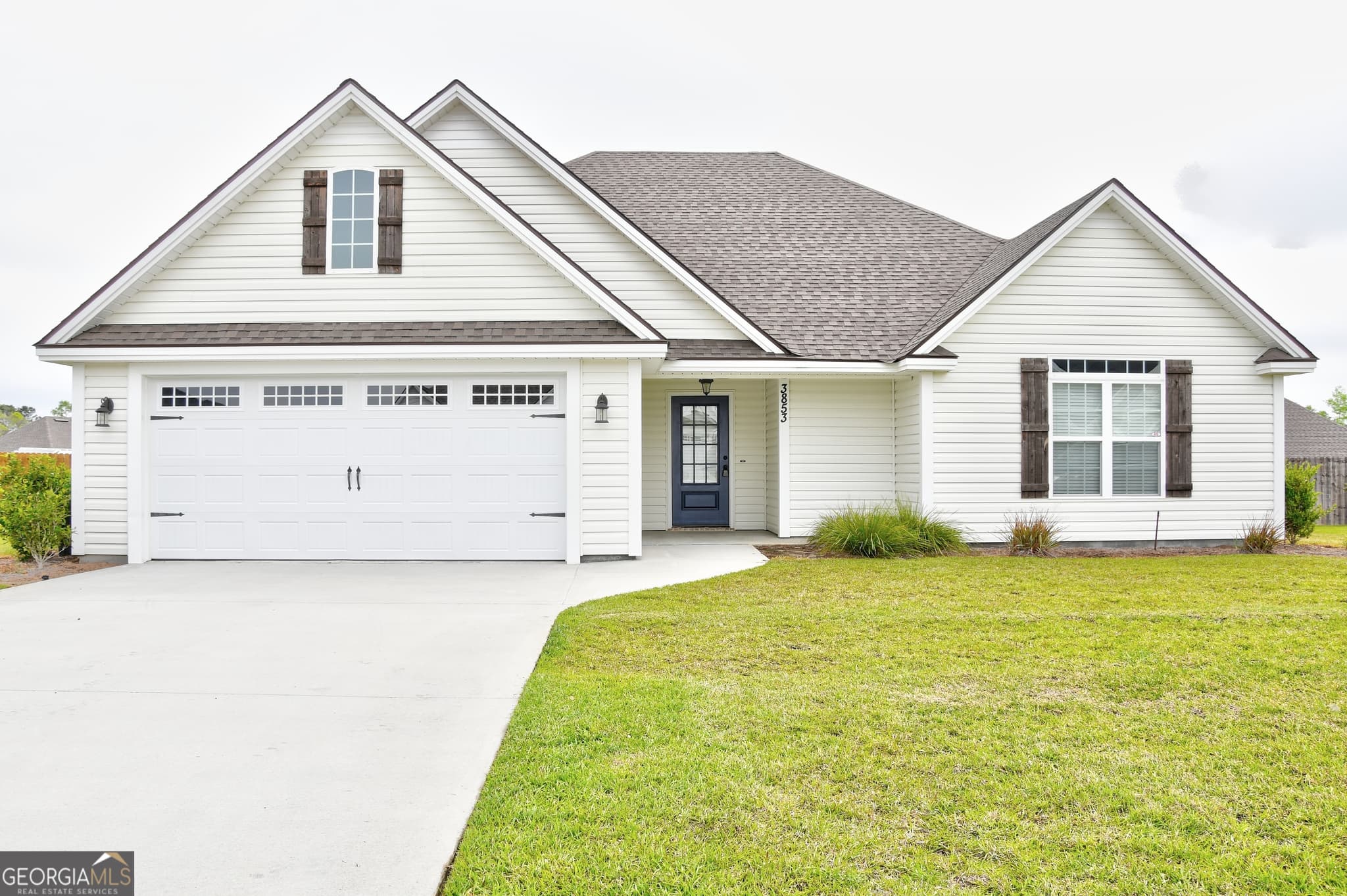 4 bedroom, 2 bathroom, 1,825 sq ft single family residence sold at 3853 Cutshaw Trail, Hahira, GA 31632
