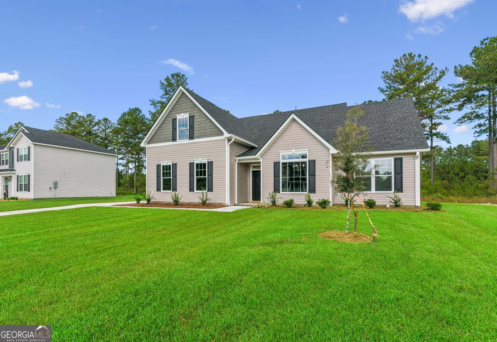 4 bedroom, 2 bathroom, 2,008 sq ft single family residence for sale at 425 Northshore Drive, Kingsland, GA 31548 — photo 2