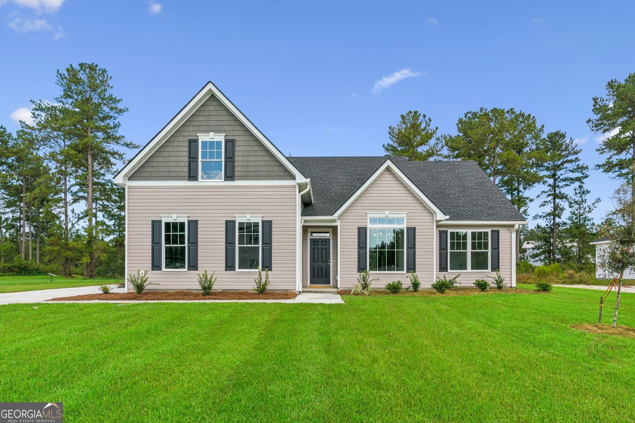 4 bedroom, 2 bathroom, 2,008 sq ft single family residence for sale at 425 Northshore Drive, Kingsland, GA 31548 — photo 1 of 24