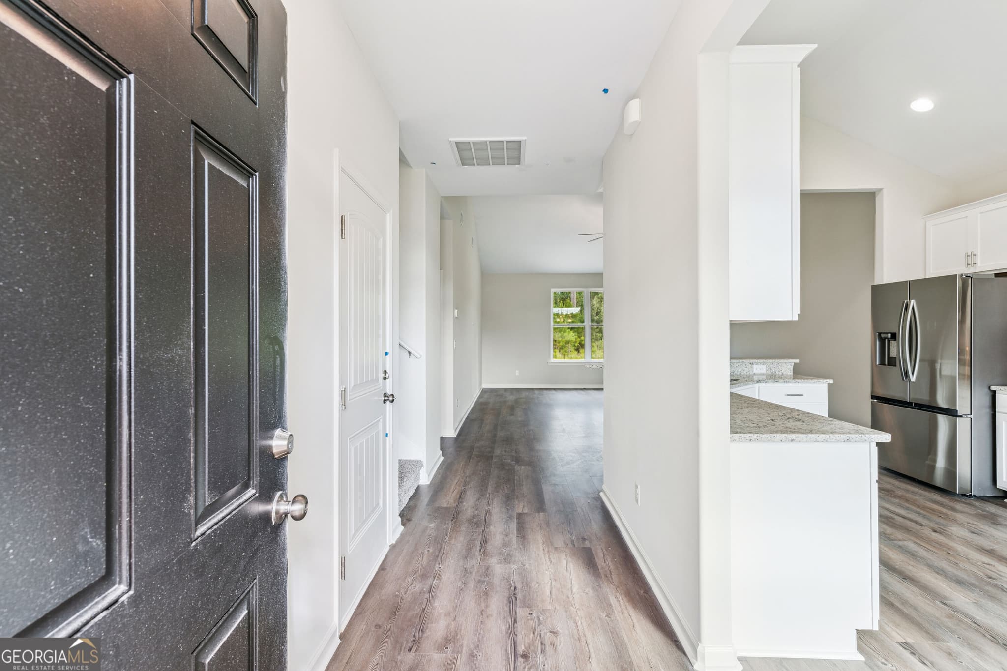 4 bedroom, 2 bathroom, 2,008 sq ft single family residence for sale at 425 Northshore Drive, Kingsland, GA 31548 — photo 4