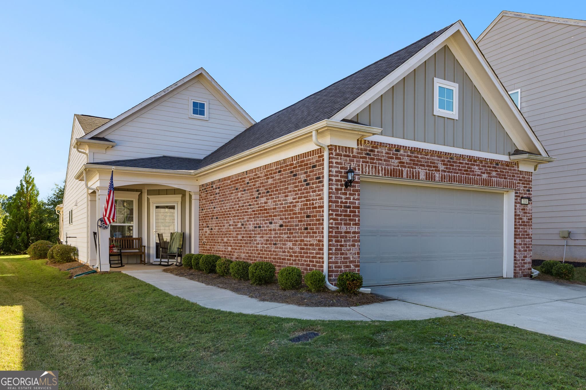 2 bedroom, 2 bathroom, 1,326 sq ft single family residence for sale at 314 Duplin Drive, Griffin, GA 30223 — photo 1 of 35