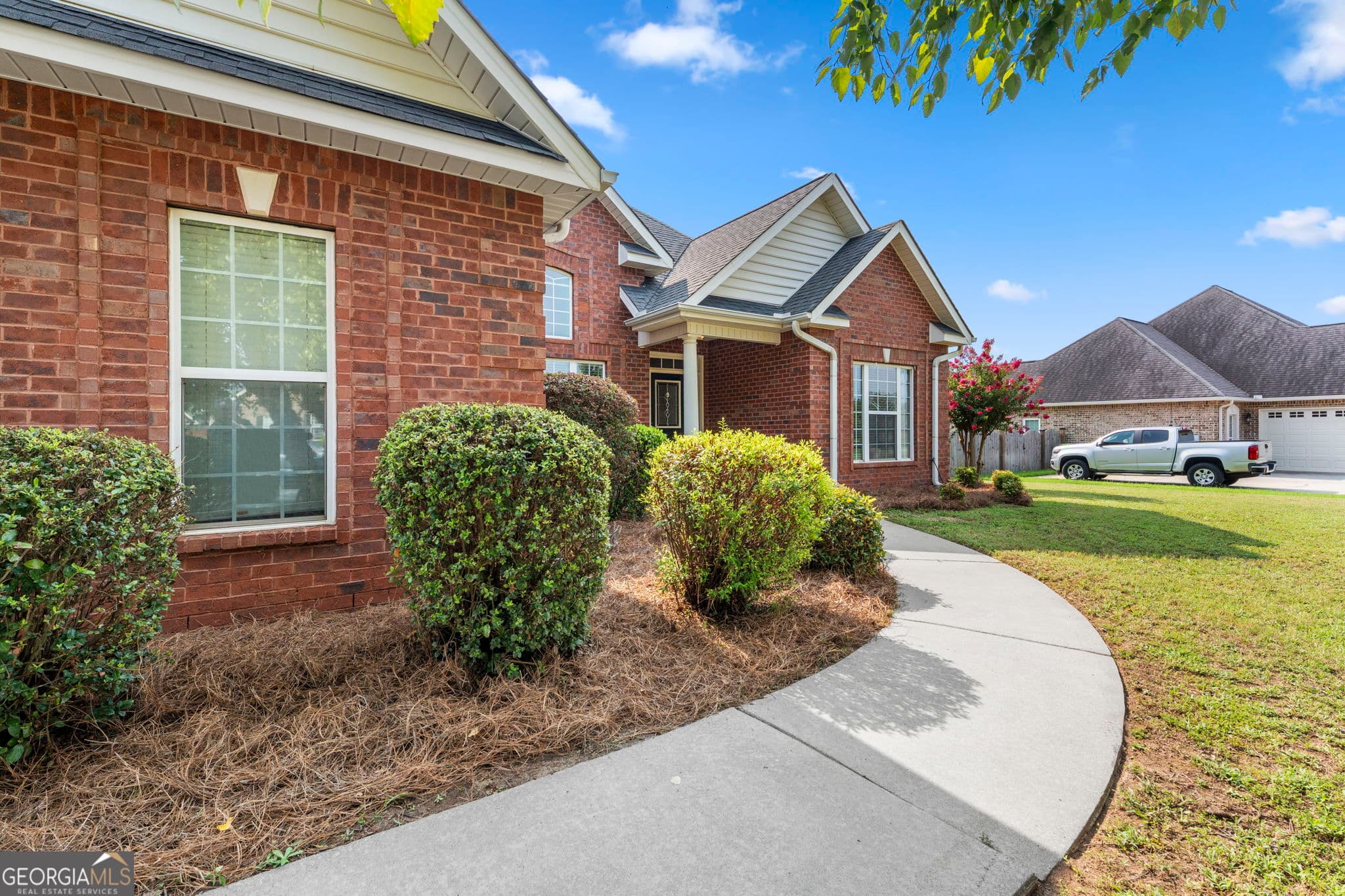 4 bedroom, 3 bathroom, 2,374 sq ft single family residence for sale at 102 Rosemary Court, Warner Robins, GA 31088 — photo 3