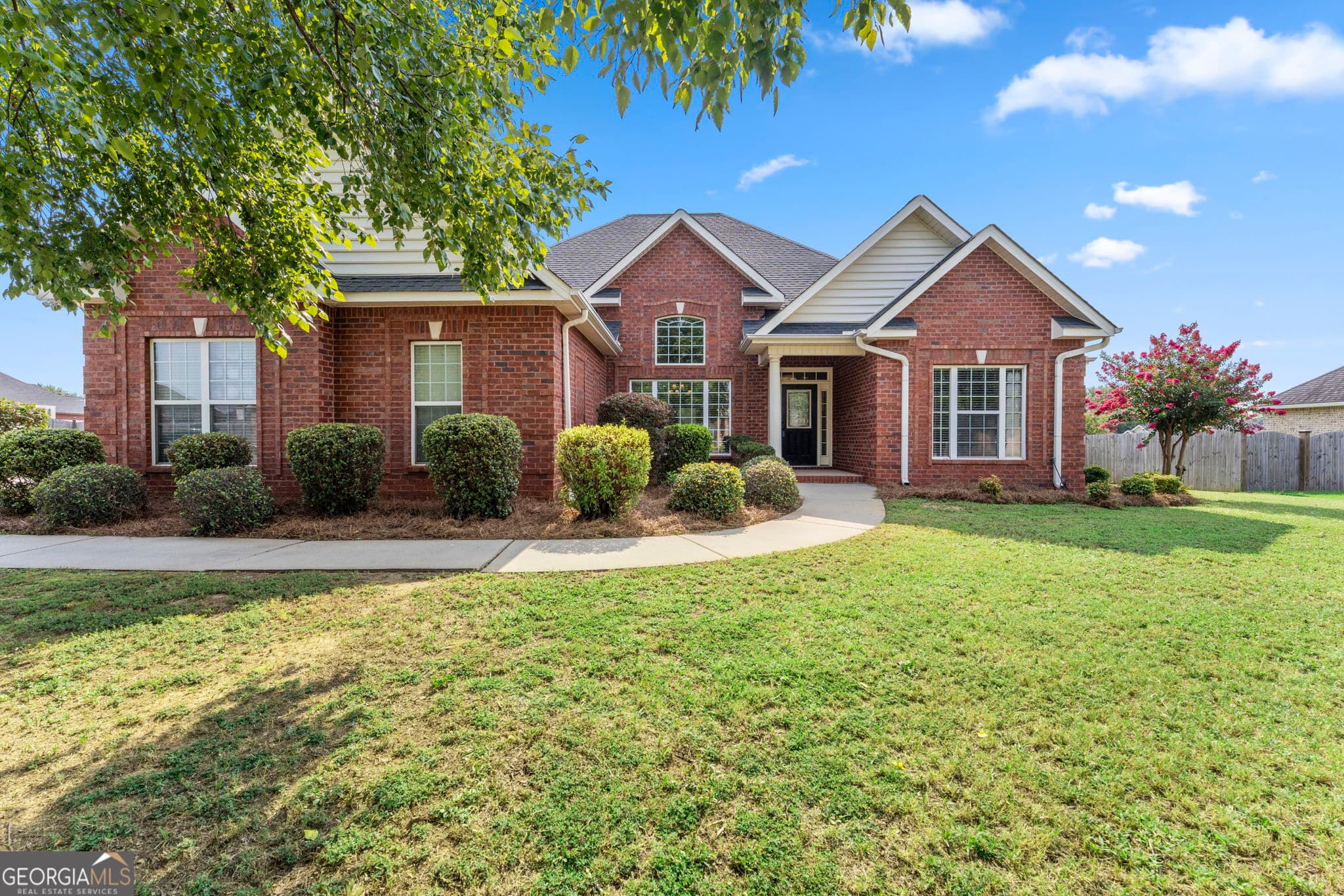4 bedroom, 3 bathroom, 2,374 sq ft single family residence for sale at 102 Rosemary Court, Warner Robins, GA 31088 — photo 1 of 42