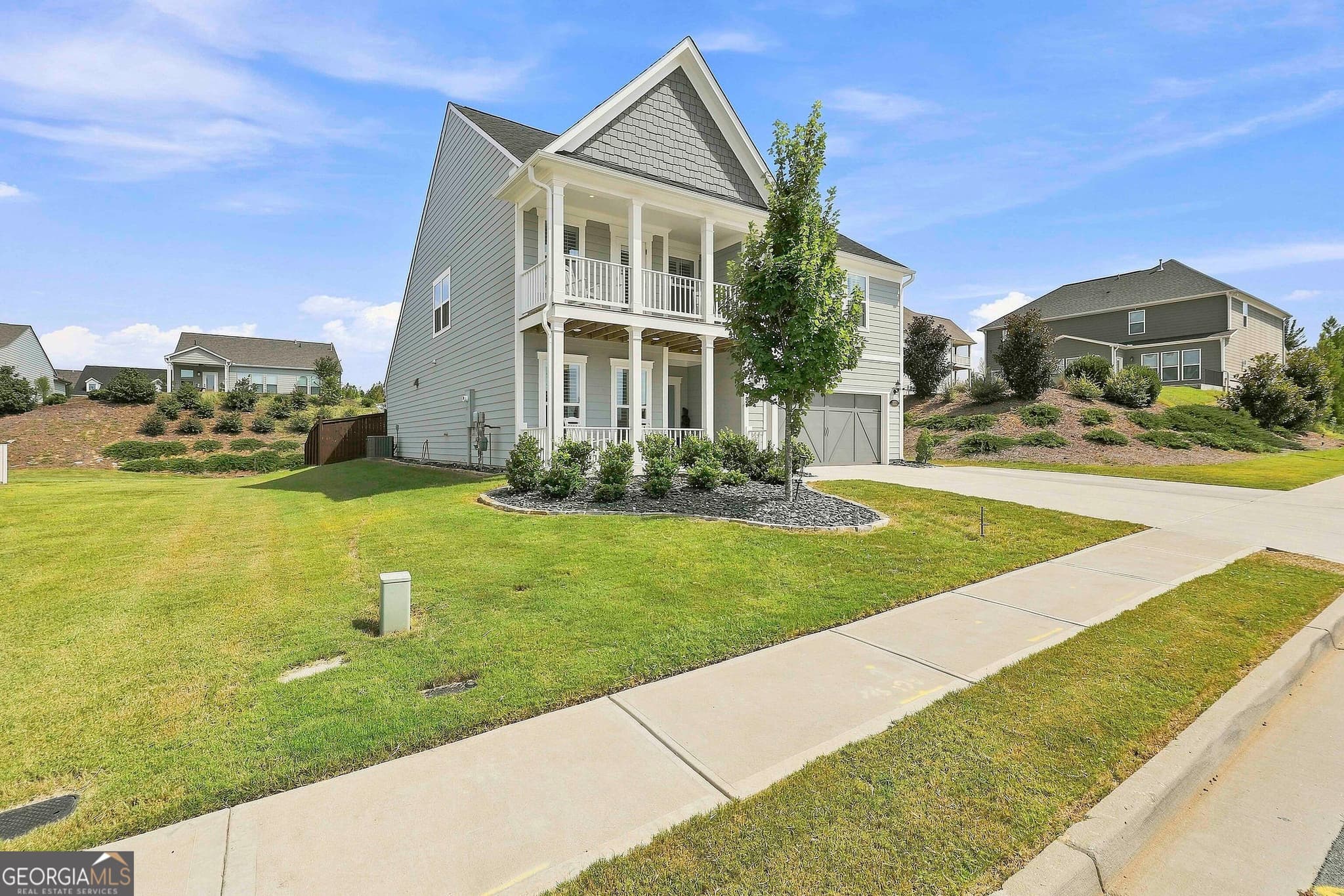 4 bedroom, 3.5 bathroom, 2,812 sq ft single family residence for sale at 302 Cain Avenue, Peachtree City, GA 30269 — photo 2