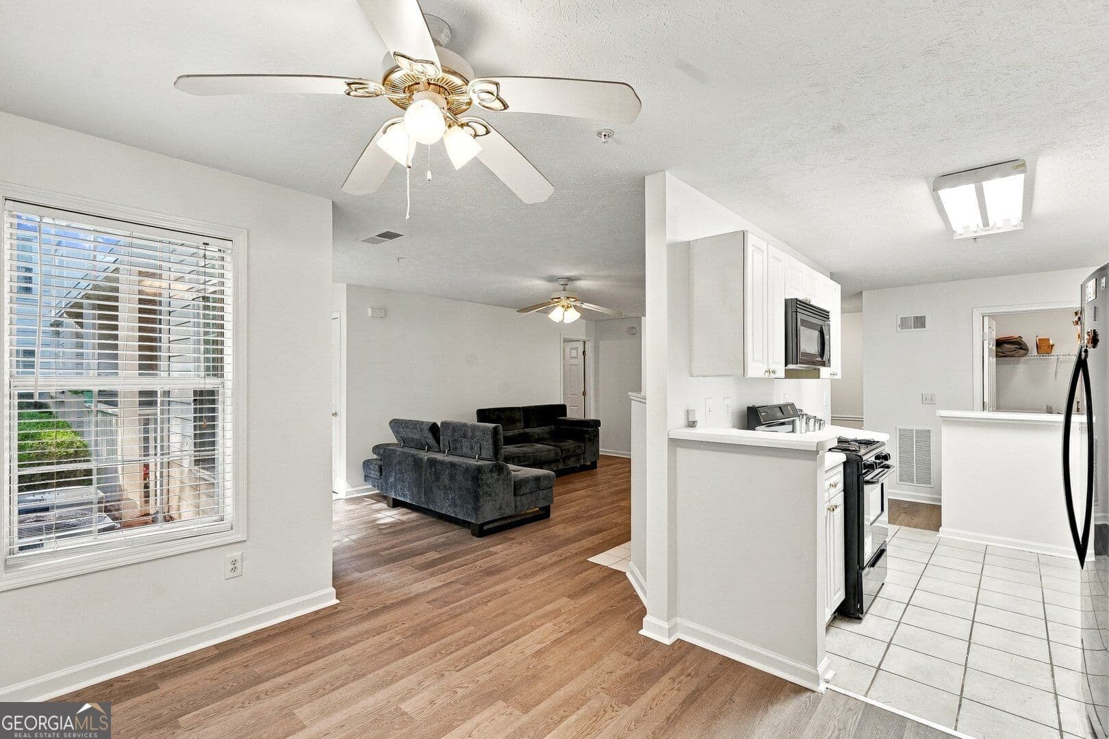2 bedroom, 2 bathroom, 1,254 sq ft condominium for sale at 305 Streamside Drive, Roswell, GA 30076 — photo 6
