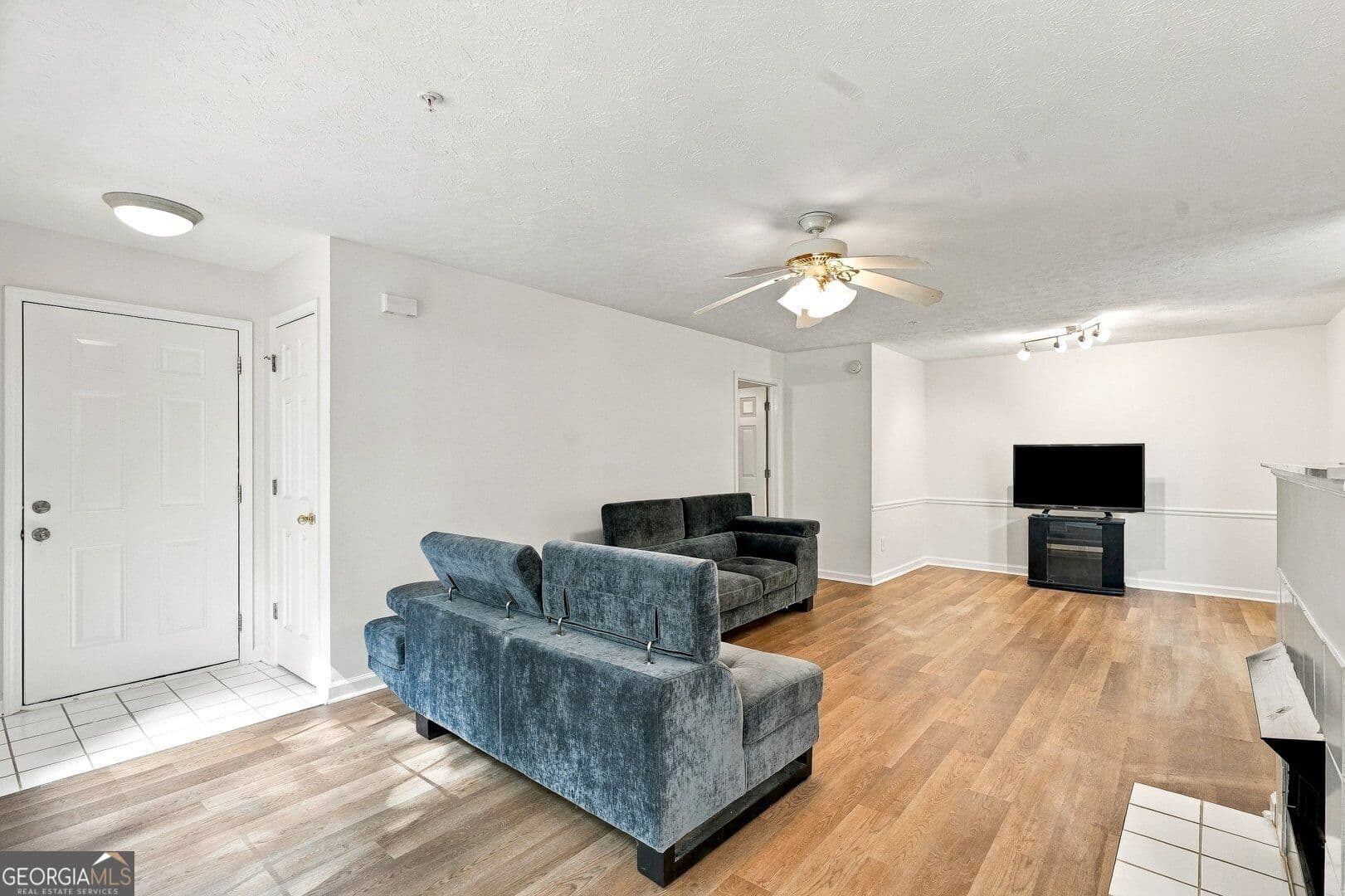2 bedroom, 2 bathroom, 1,254 sq ft condominium for sale at 305 Streamside Drive, Roswell, GA 30076 — photo 8