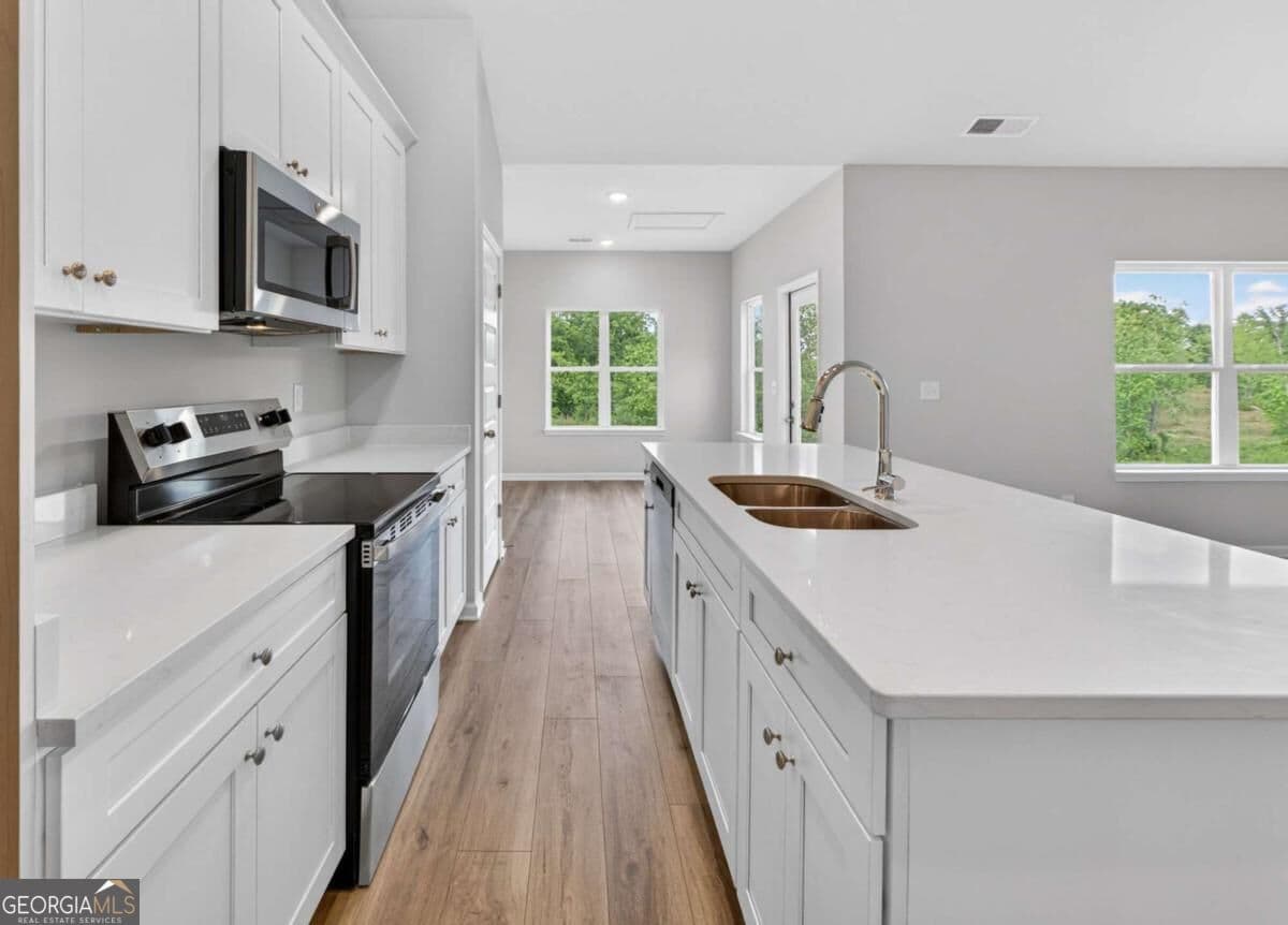 4 bedroom, 2.5 bathroom, 2,157 sq ft single family residence for sale at 170 Linda Way LOT 1, Fayetteville, GA 30215 — photo 8