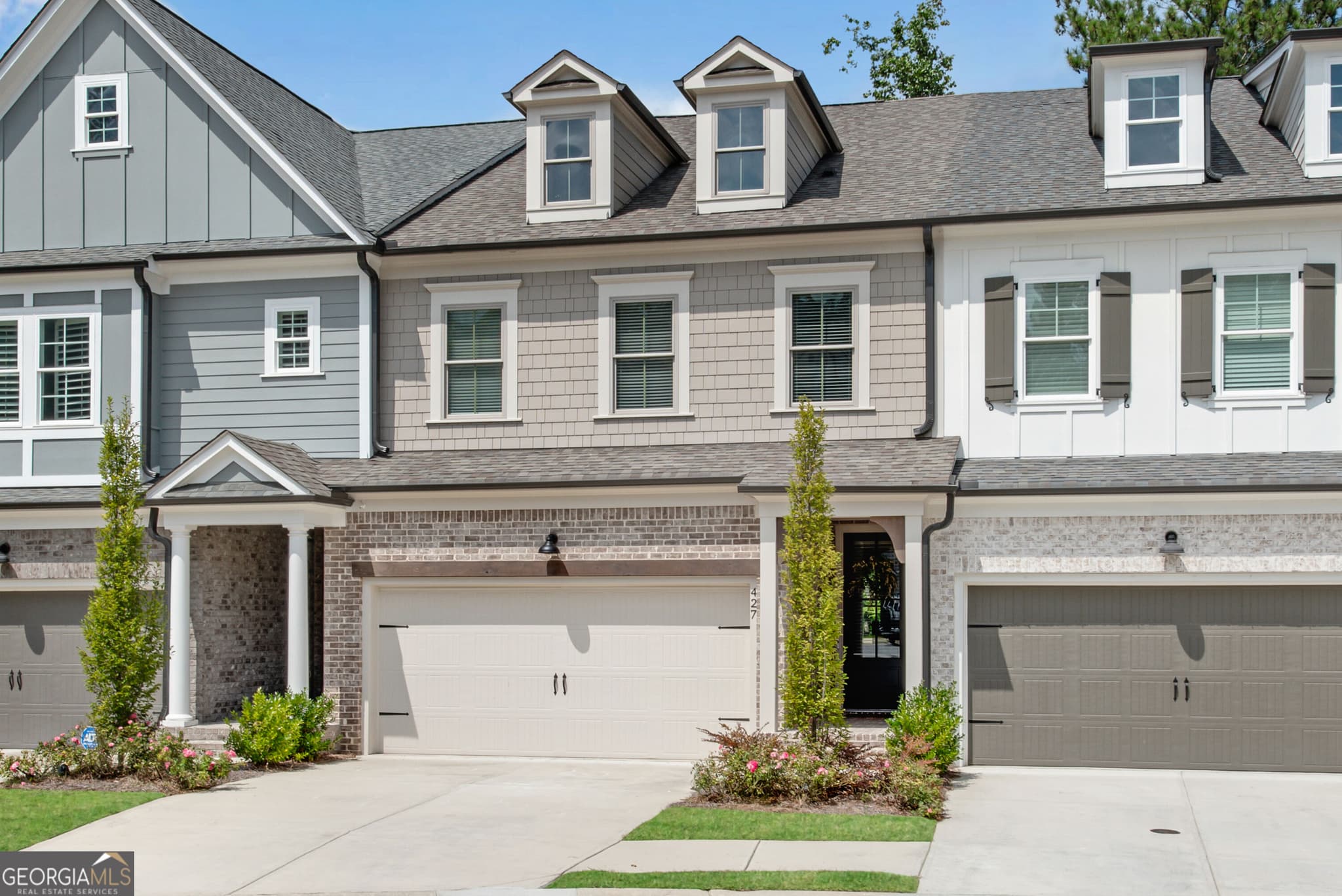 3 bedroom, 3.5 bathroom, 2,767 sq ft townhouse for sale at 427 Retreat Lane, Canton, GA 30114 — photo 2