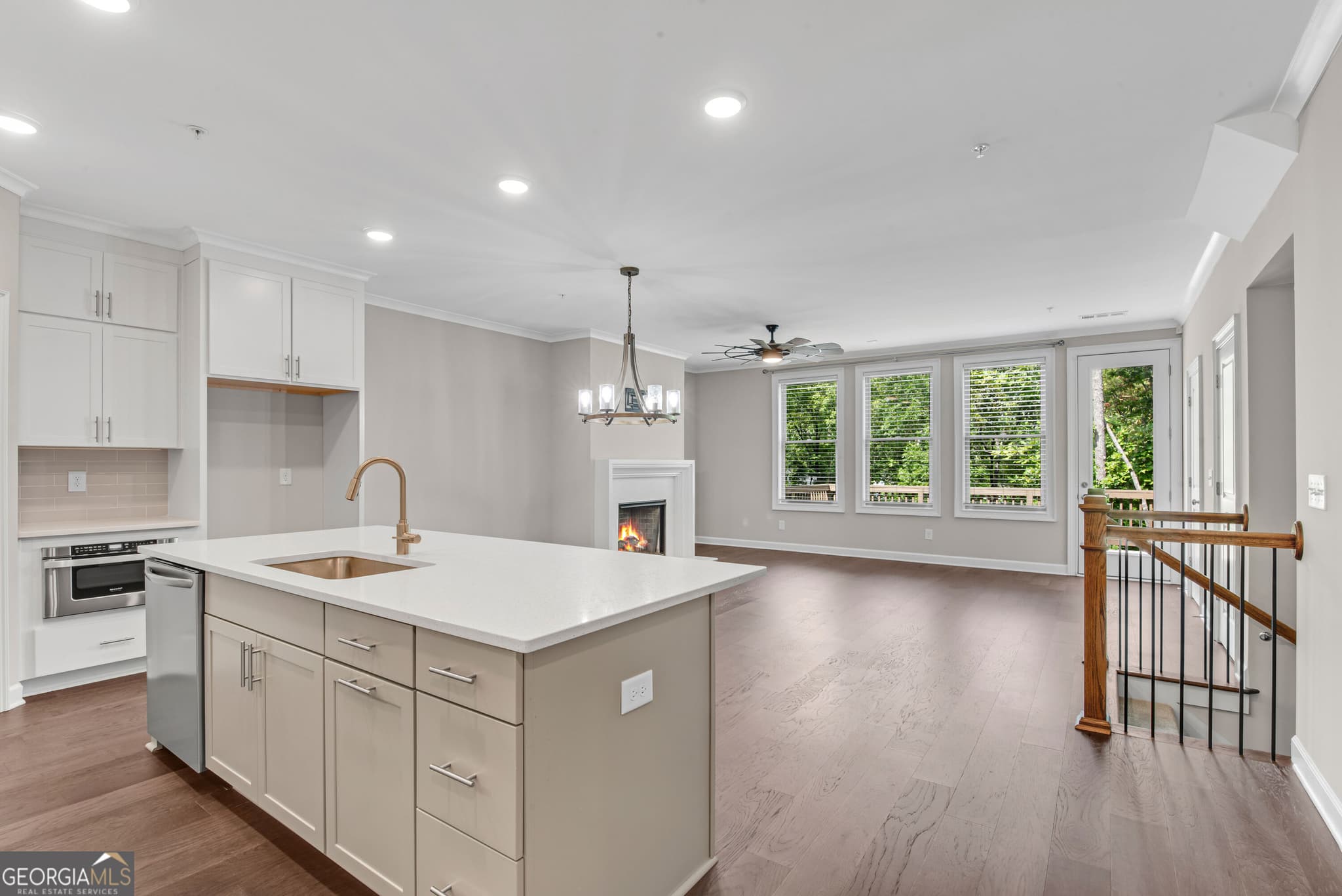 3 bedroom, 3.5 bathroom, 2,767 sq ft townhouse for sale at 427 Retreat Lane, Canton, GA 30114 — photo 6