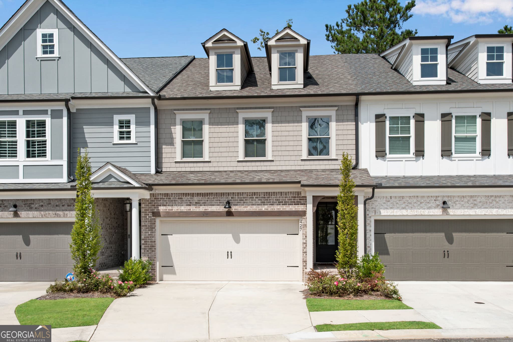 3 bedroom, 3.5 bathroom, 2,767 sq ft townhouse for sale at 427 Retreat Lane, Canton, GA 30114