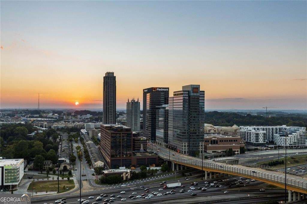 1 bedroom, 1 bathroom, 772 sq ft condominium for sale at 1280 W Peachtree Street 2803, Atlanta, GA 30309 — photo 2