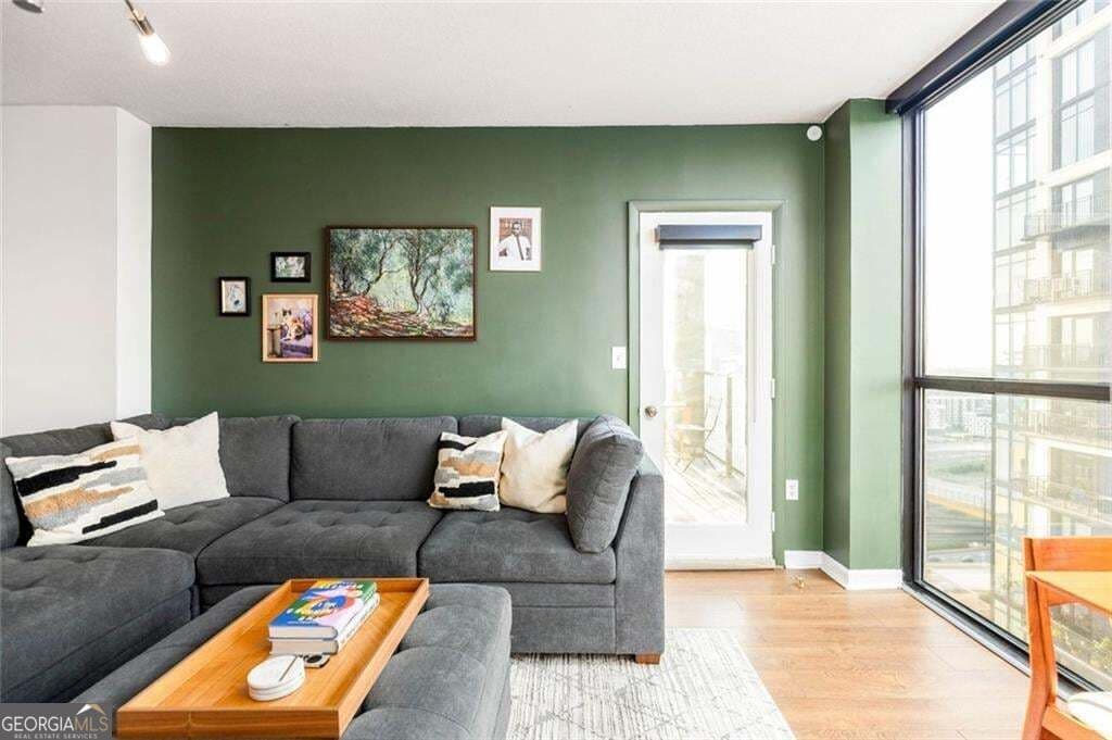 1 bedroom, 1 bathroom, 772 sq ft condominium for sale at 1280 W Peachtree Street 2803, Atlanta, GA 30309 — photo 3