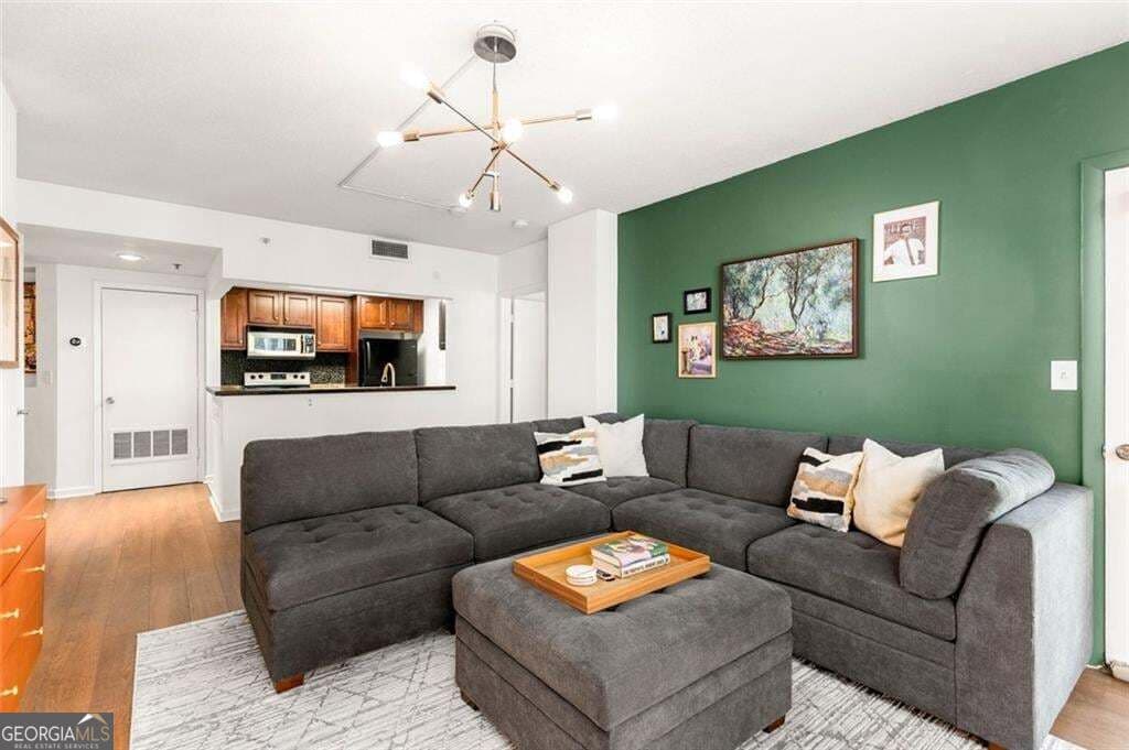 1 bedroom, 1 bathroom, 772 sq ft condominium for sale at 1280 W Peachtree Street 2803, Atlanta, GA 30309 — photo 5
