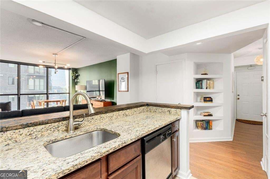 1 bedroom, 1 bathroom, 772 sq ft condominium for sale at 1280 W Peachtree Street 2803, Atlanta, GA 30309 — photo 9