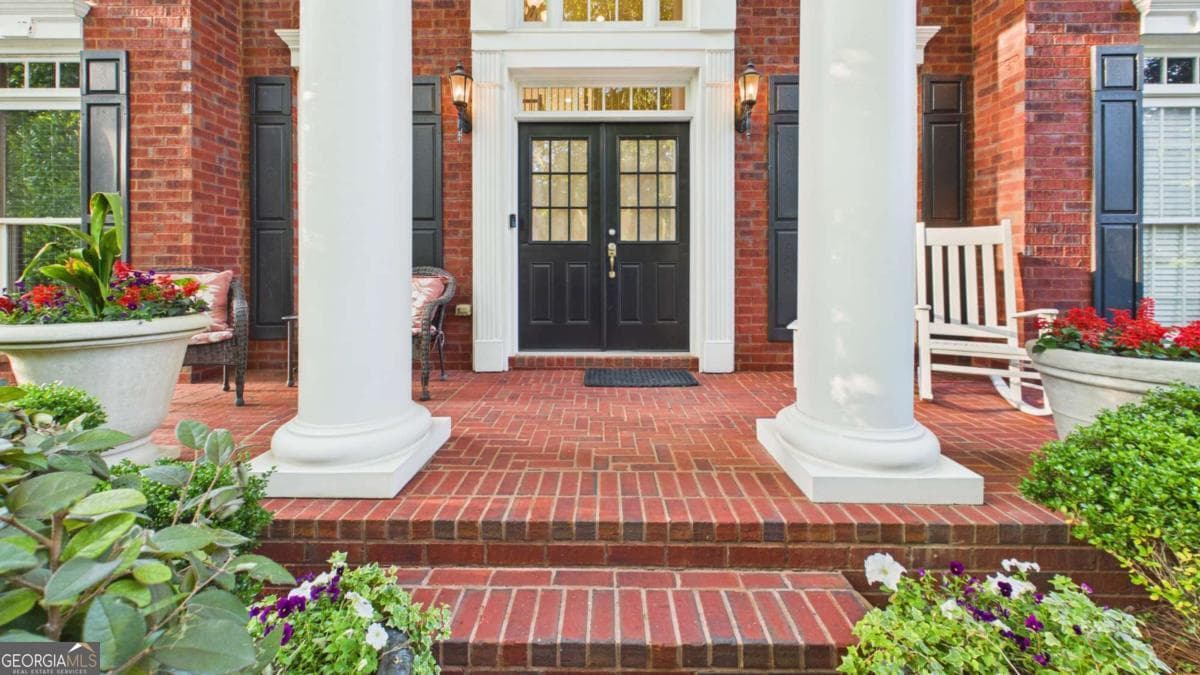 5 bedroom, 4.5 bathroom, 5,613 sq ft single family residence for sale at 5283 Whitehaven Park Lane, Smyrna, GA 30126 — photo 3