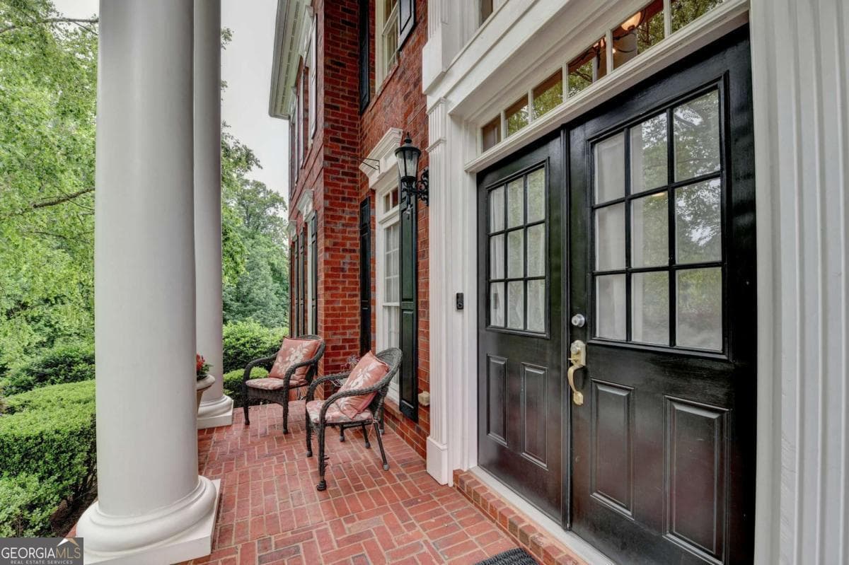 5 bedroom, 4.5 bathroom, 5,613 sq ft single family residence for sale at 5283 Whitehaven Park Lane, Smyrna, GA 30126 — photo 4