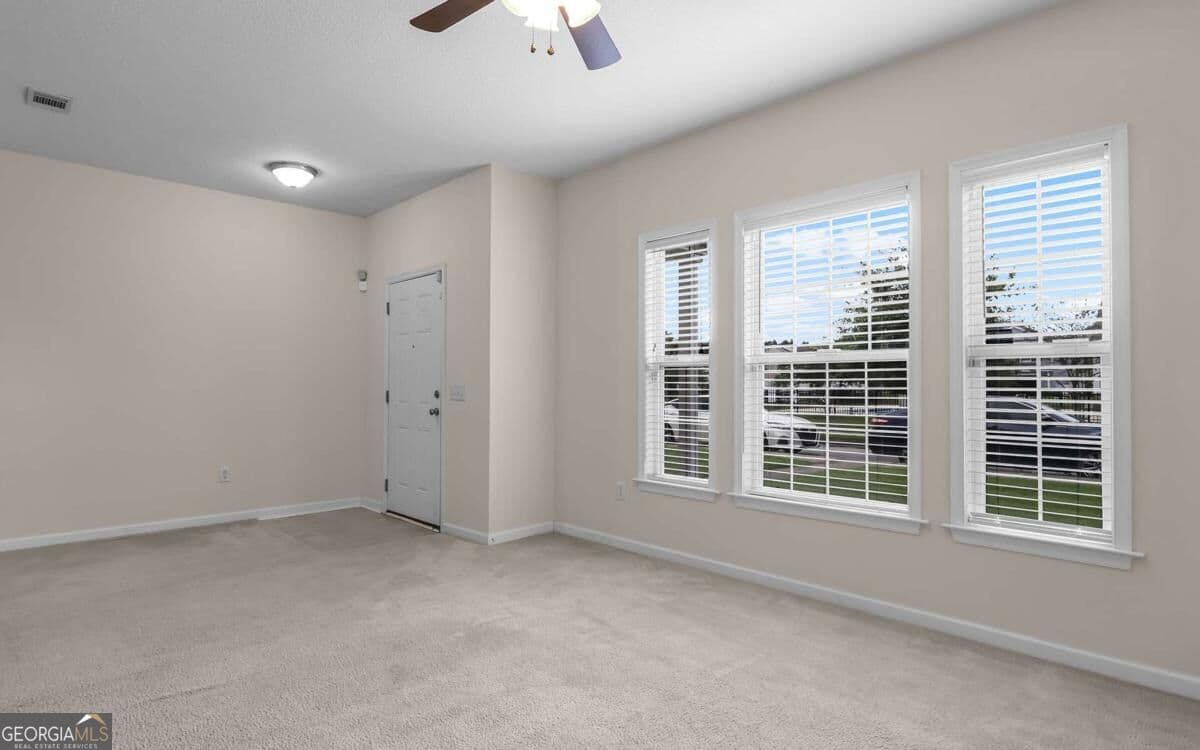 3 bedroom, 2.5 bathroom, 1,810 sq ft townhouse for sale at 403 Valdez Court, Hinesville, GA 31313 — photo 8