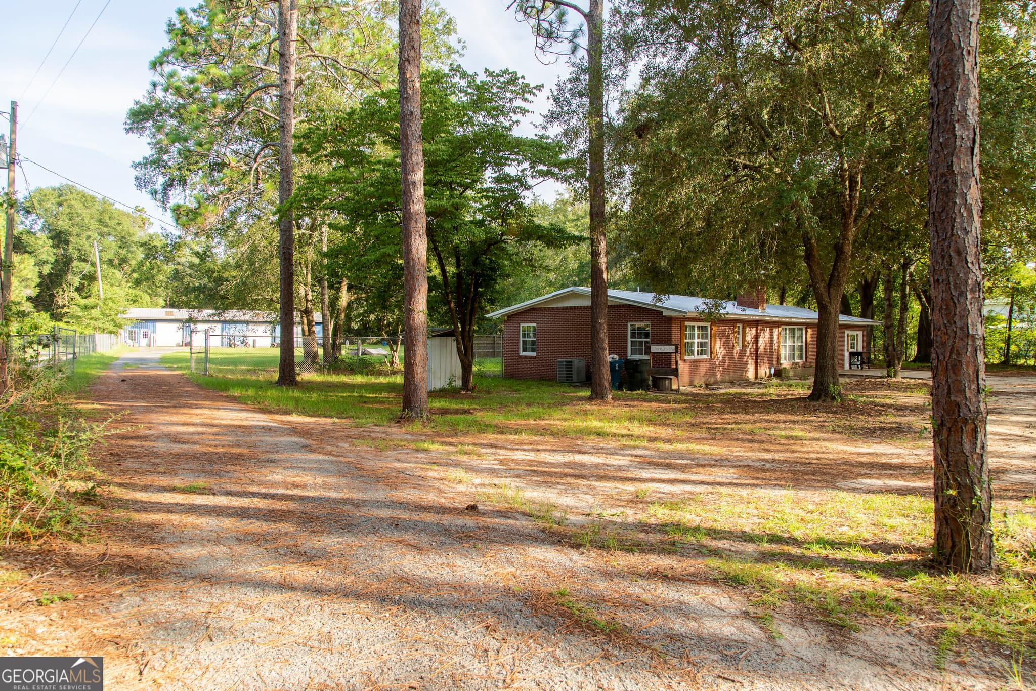 5 bedroom, 3 bathroom, 2,200 sq ft single family residence for sale at 1526 Rayonier Road, Jesup, GA 31545 — photo 3