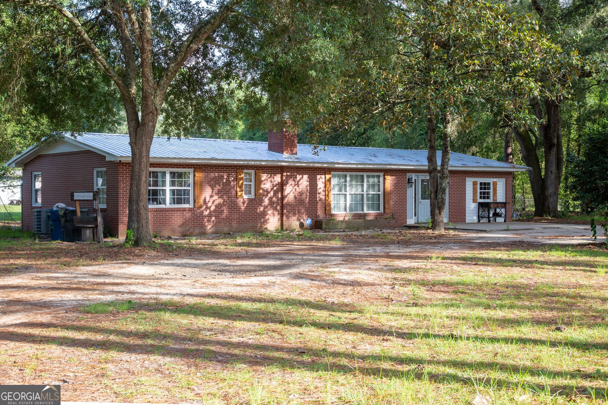 5 bedroom, 3 bathroom, 2,200 sq ft single family residence for sale at 1526 Rayonier Road, Jesup, GA 31545