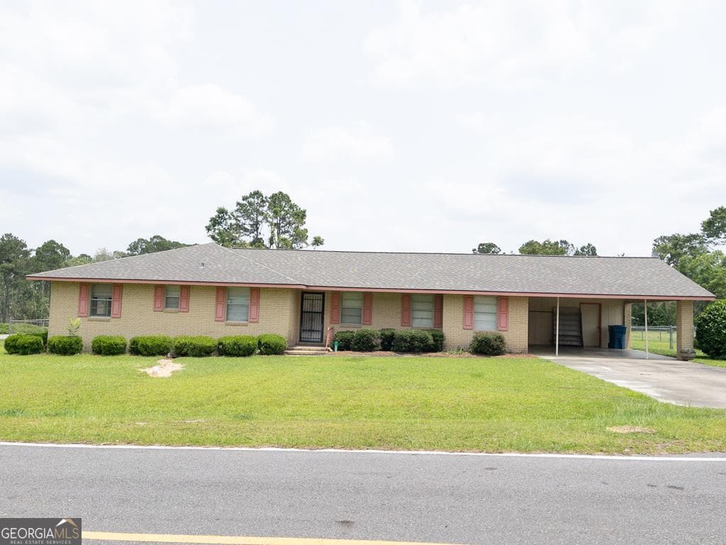 3 bedroom, 2 bathroom, 1,717 sq ft single family residence sold at 598 N Gwinnett Street, Lyons, GA 30436
