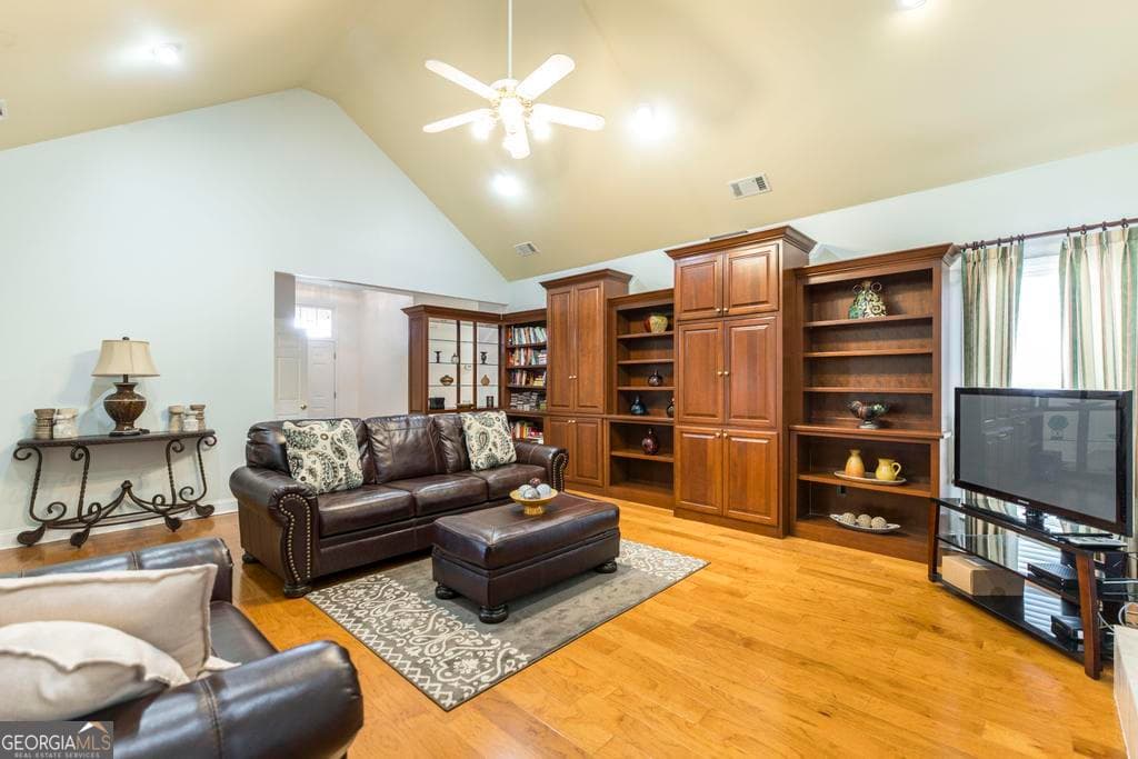 3 bedroom, 2 bathroom, 2,114 sq ft single family residence under contract at 201 Foxridge Drive, Dublin, GA 31021 — photo 9