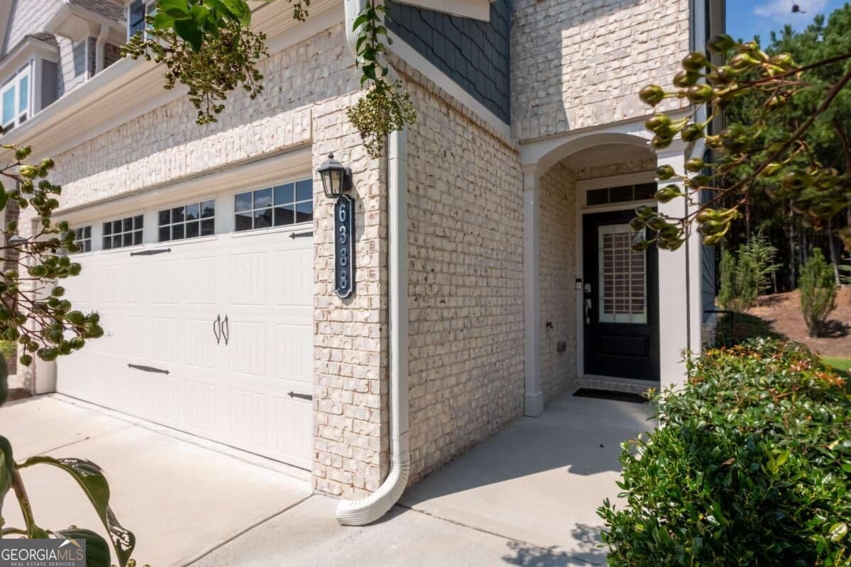 3 bedroom, 2.5 bathroom, 1,884 sq ft townhouse for sale at 6388 Lanier Harbor Landing, Buford, GA 30518 — photo 6
