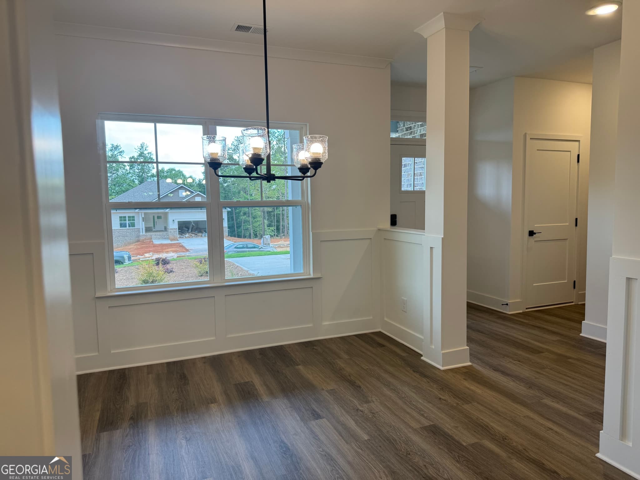 5 bedroom, 3.5 bathroom, 2,628 sq ft single family residence for sale at 181 Blackberry Court, Pendergrass, GA 30567 — photo 7
