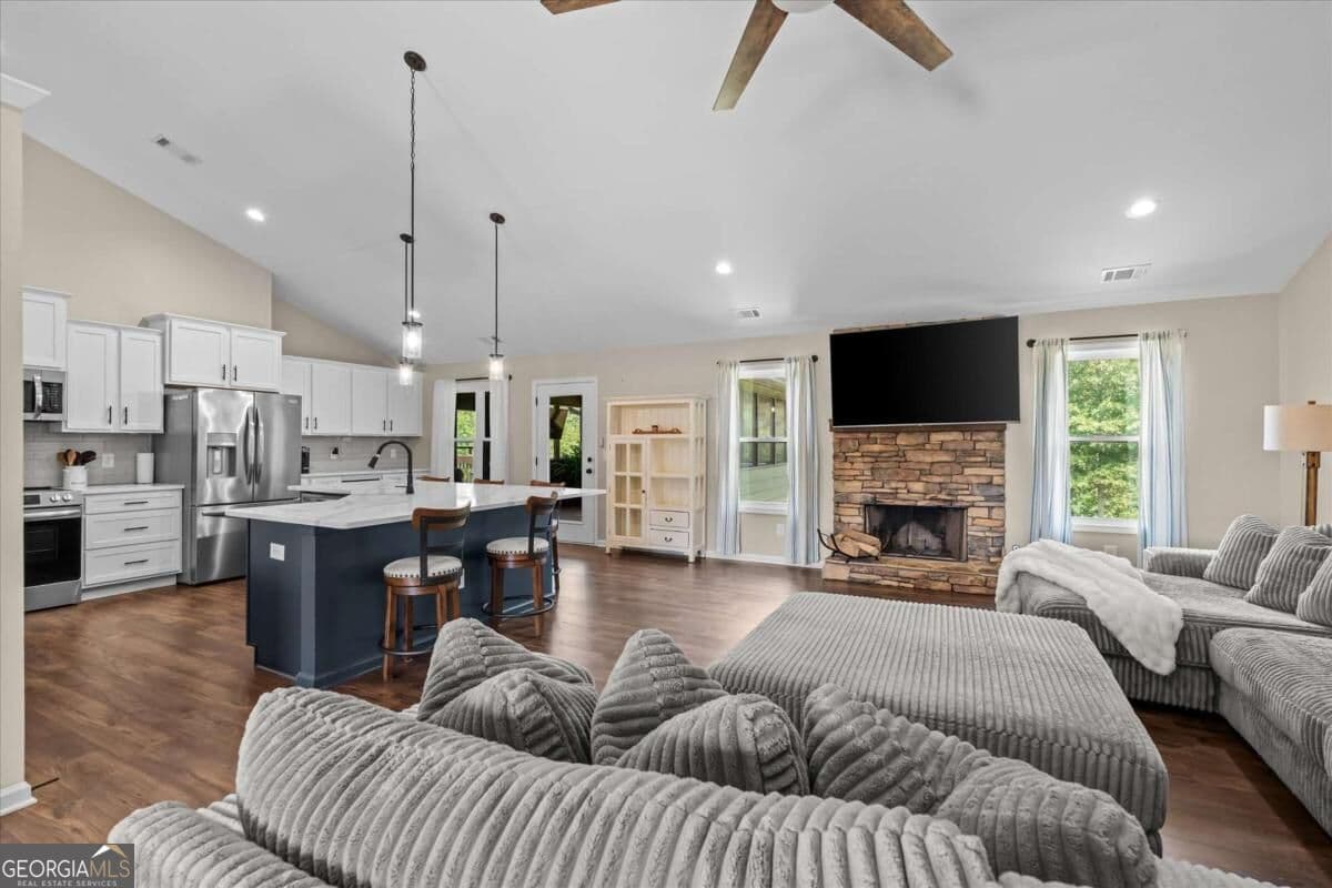 5 bedroom, 3 bathroom, 3,792 sq ft single family residence for sale at 441 Lovell Road, Temple, GA 30179 — photo 9