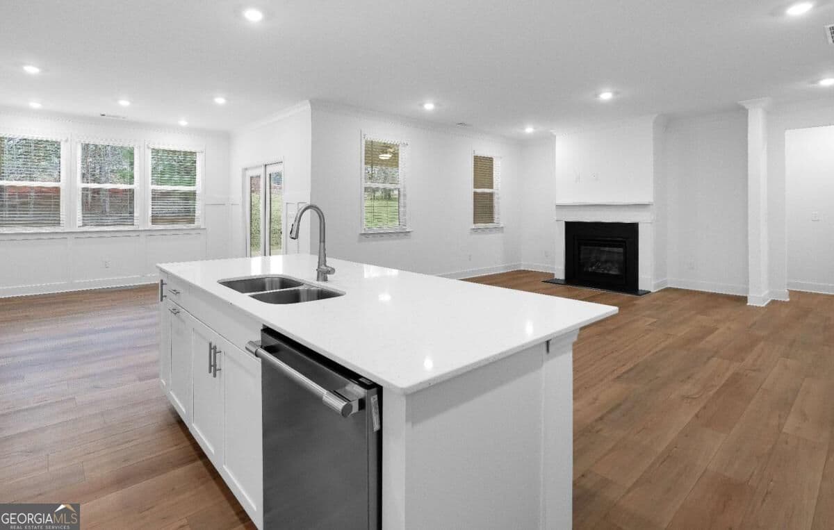 3 bedroom, 3 bathroom, 2,552 sq ft single family residence for sale at 405 Saka Cove, Mcdonough, GA 30252 — photo 10