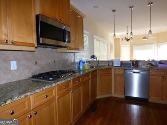 4 bedroom, 3.5 bathroom, 3,404 sq ft single family residence for sale at 5621 Shamrock Lane, Douglasville, GA 30135 — photo 7
