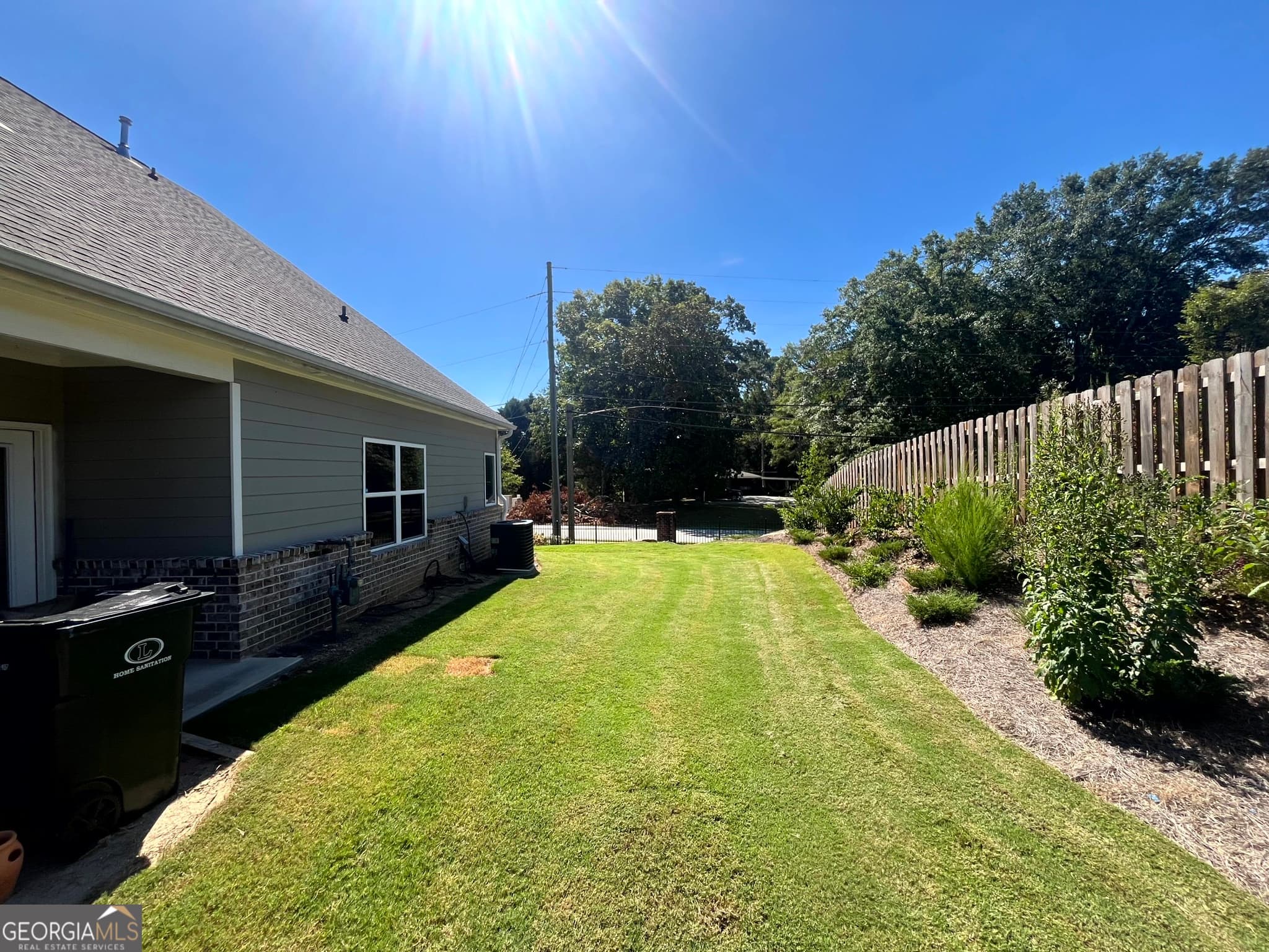 3 bedroom, 3 bathroom, 1,930 sq ft townhouse for sale at 2855 Long Shadow Court, Snellville, GA 30078 — photo 7