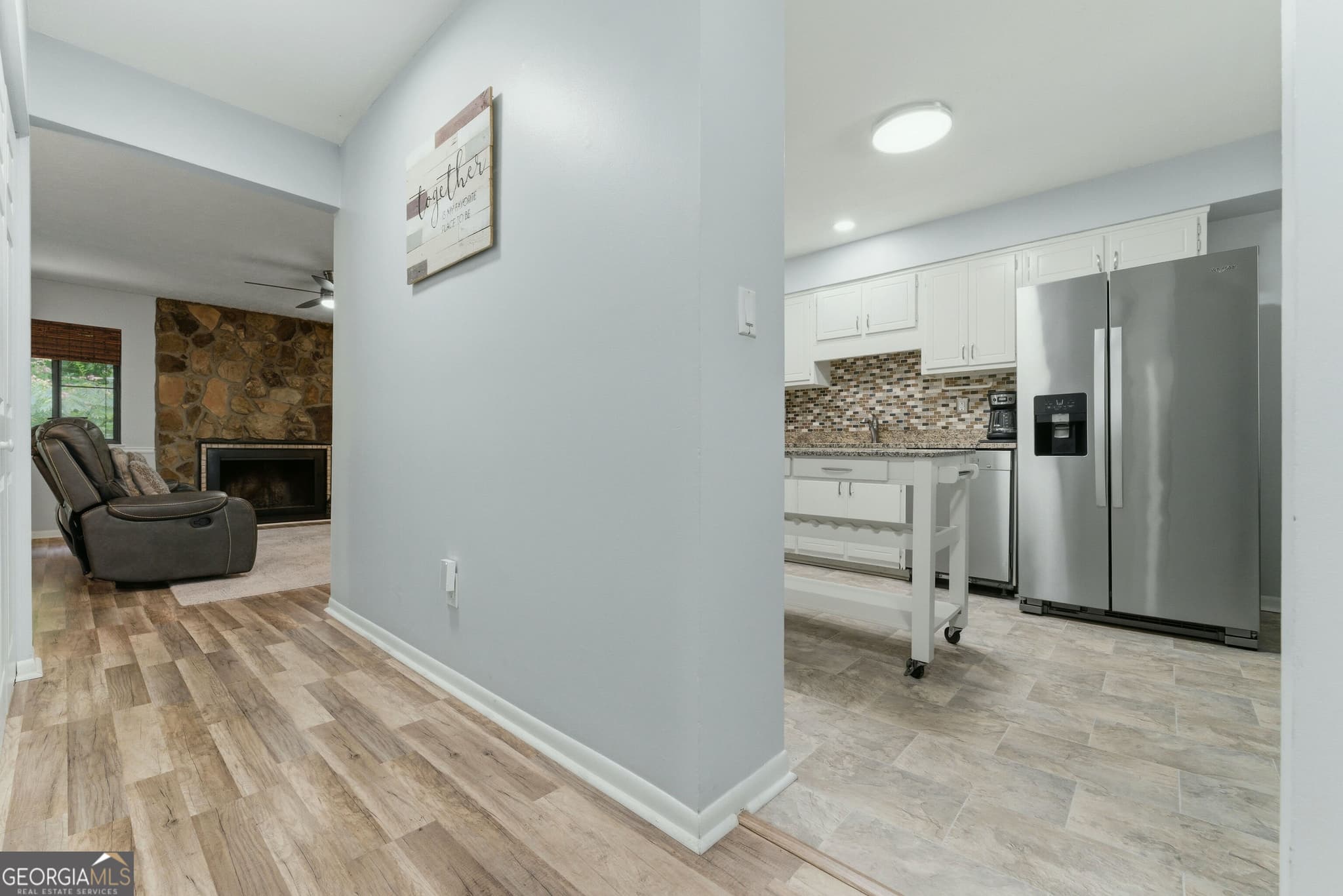 2 bedroom, 2 bathroom, 1,209 sq ft condominium for sale at 2893 Torreya Way, Marietta, GA 30067 — photo 2