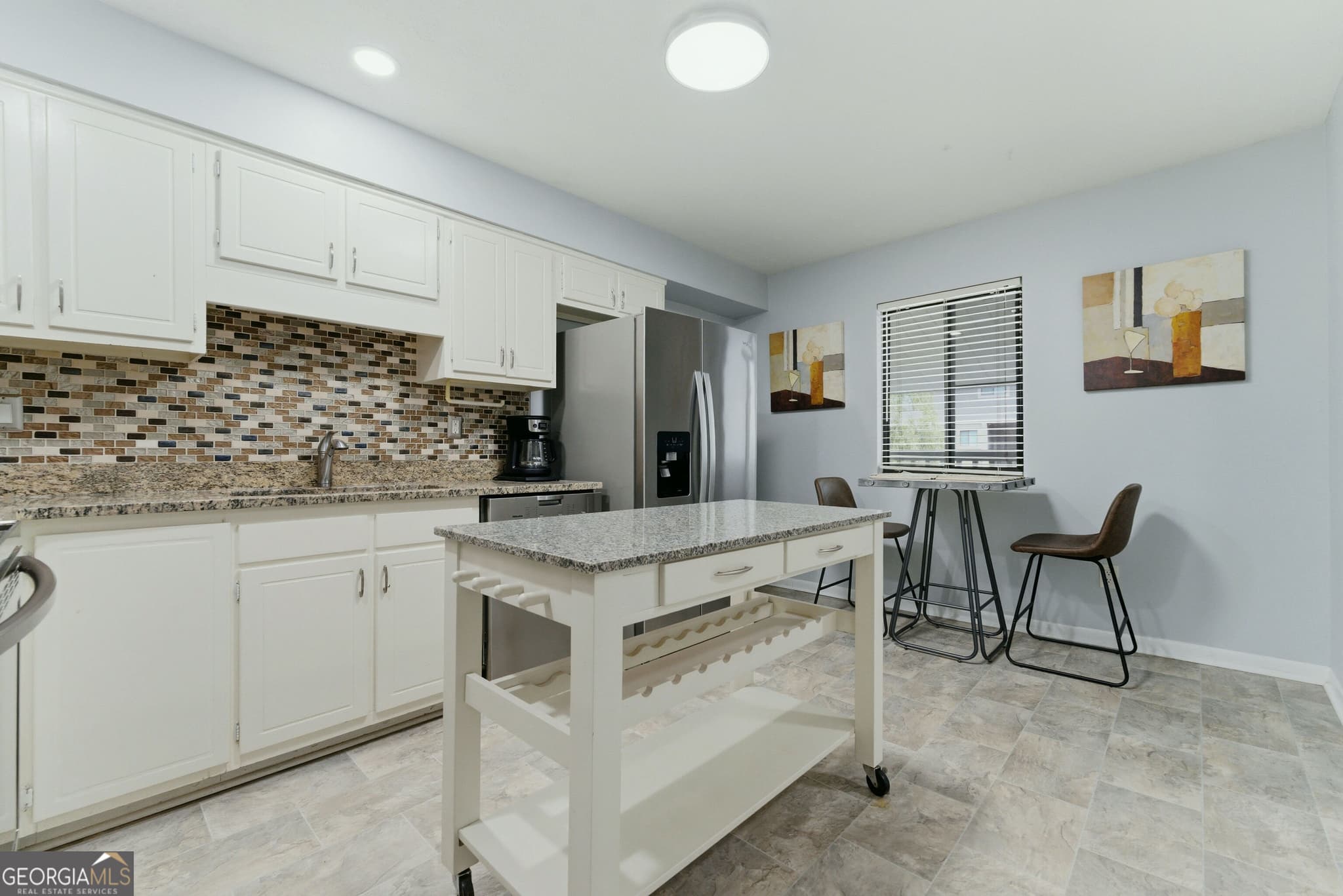 2 bedroom, 2 bathroom, 1,209 sq ft condominium for sale at 2893 Torreya Way, Marietta, GA 30067 — photo 4