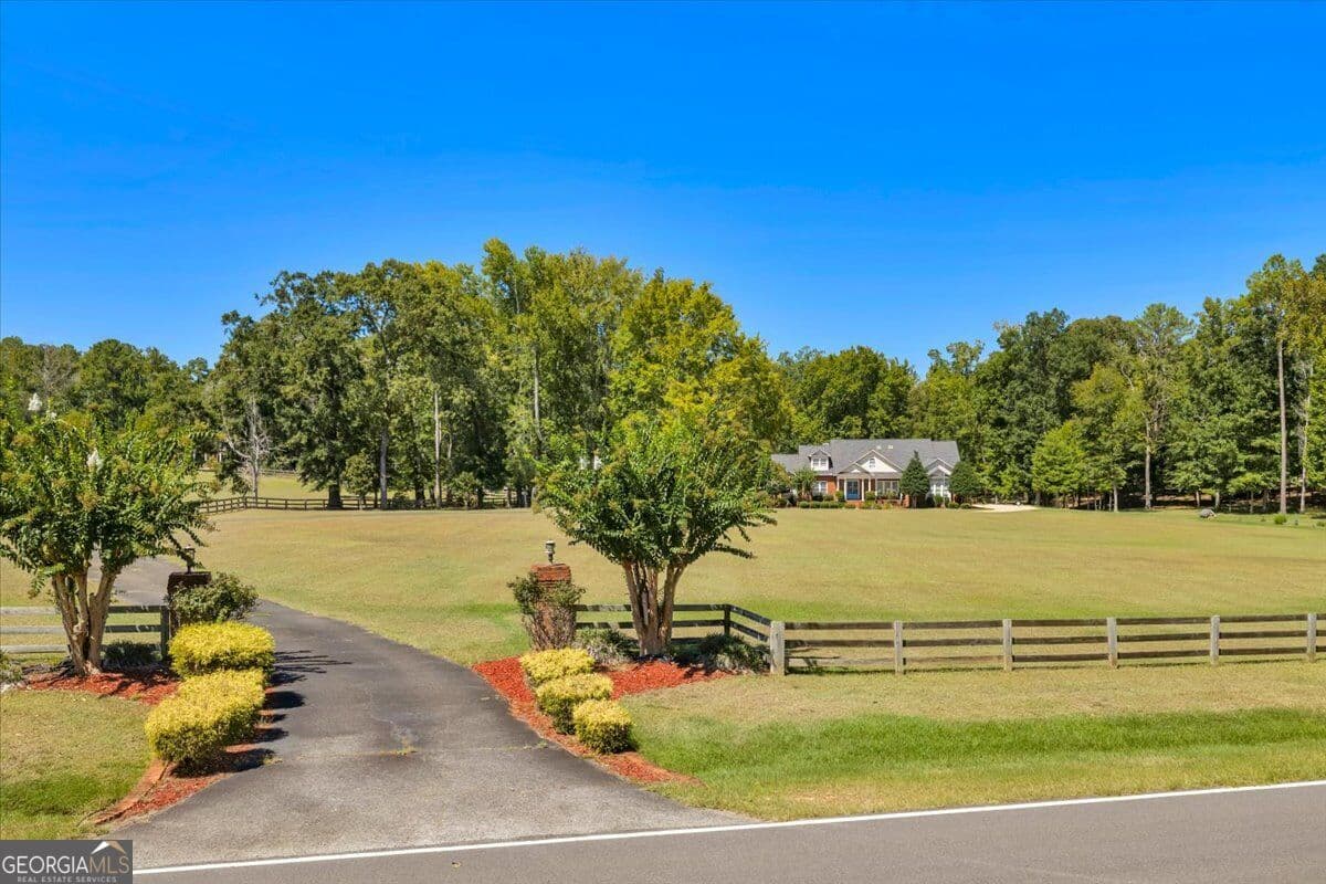 5 bedroom, 4.5 bathroom, 4,834 sq ft single family residence for sale at 383 Evergreen Road, Dublin, GA 31021 — photo 4