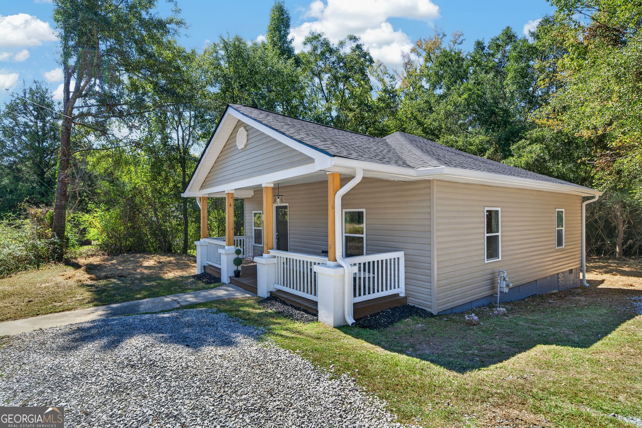 2 bedroom, 2 bathroom, 1,048 sq ft single family residence for sale at 2245 Irwinton Road, Milledgeville, GA 31061 — photo 2