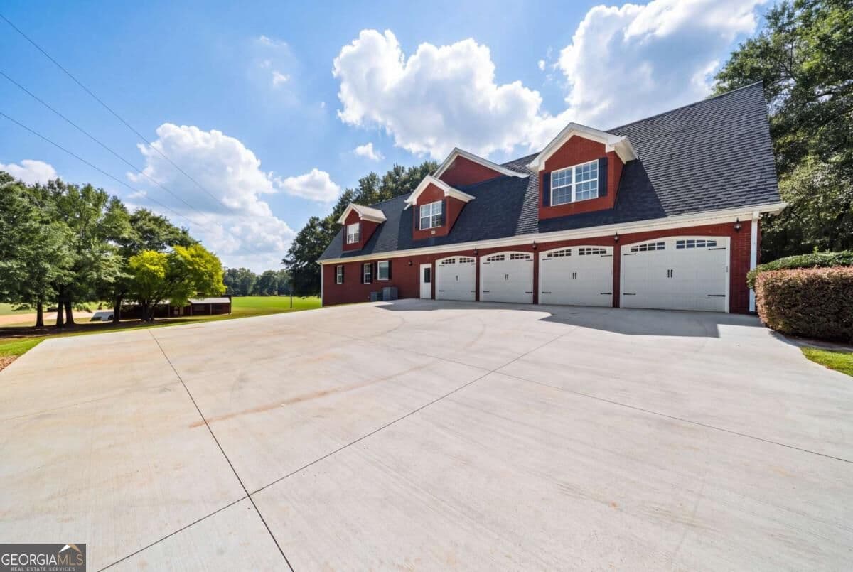 6 bedroom, 6 bathroom, 9,125 sq ft single family residence for sale at 365 Euharlee Road, Euharlee, GA 30120 — photo 8