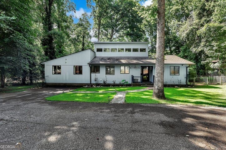 3 bedroom, 3 bathroom, 2,000 sq ft single family residence for sale at 123 Forest Drive, Townville, SC 29689