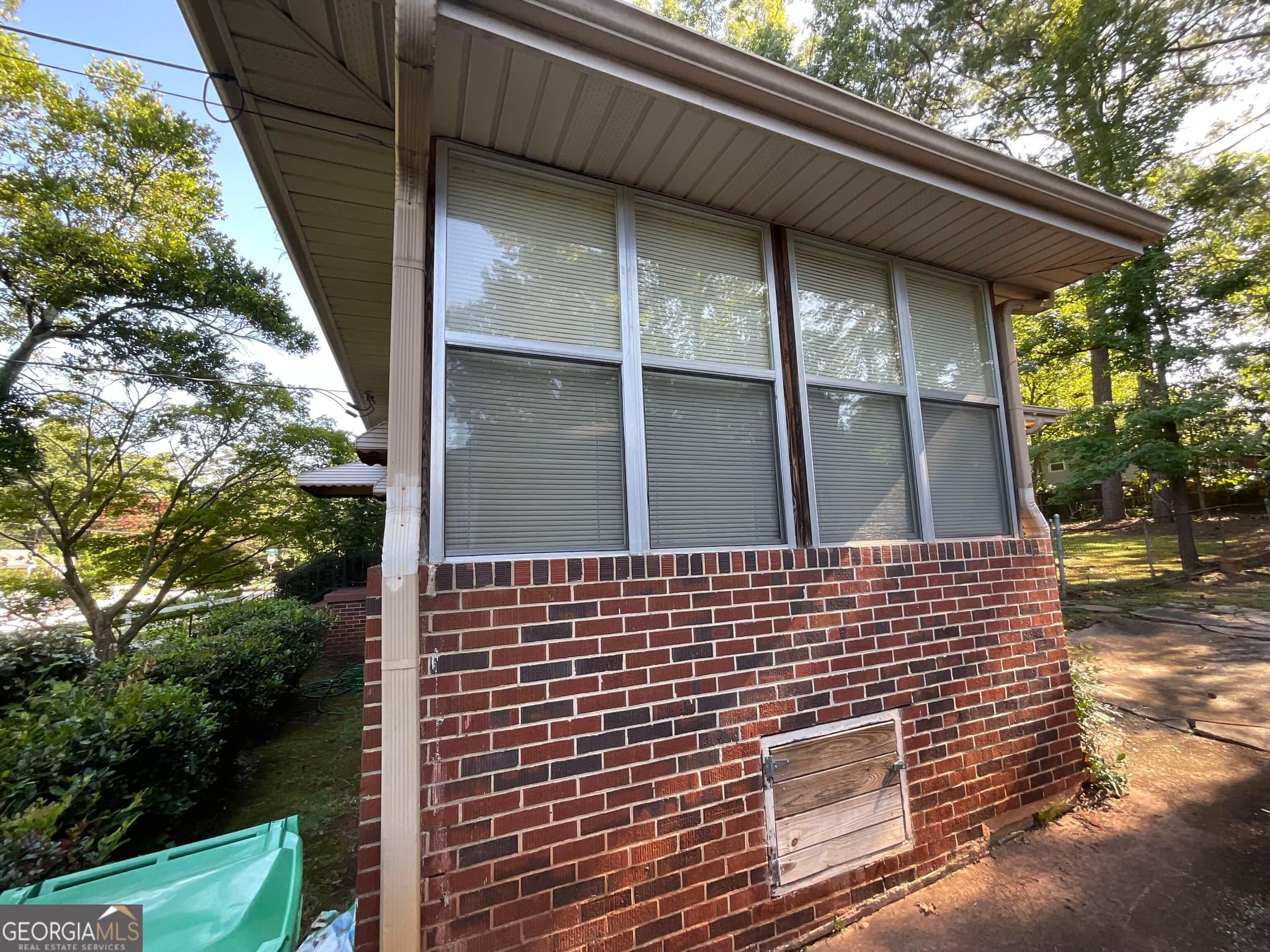 2 bedroom, 1 bathroom, 1,008 sq ft single family residence for sale at 2086 SE Edgemore Drive, Atlanta, GA 30316 — photo 4