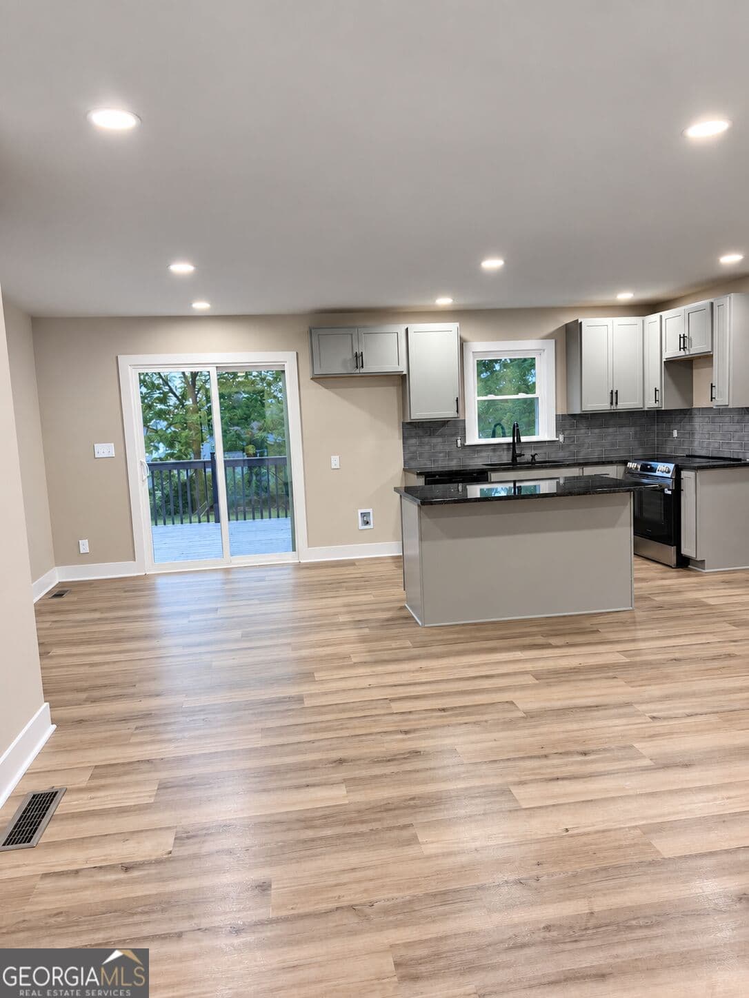 3 bedroom, 2 bathroom, 1,400 sq ft single family residence for sale at 631 W Hightower Trail, Social Circle, GA 30025 — photo 2